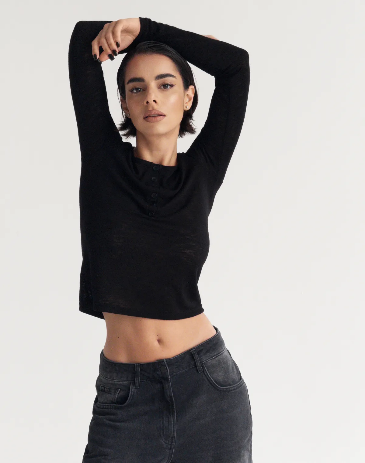 Напівпрозорий лонг на ґудзиках, чорний - Фото 6