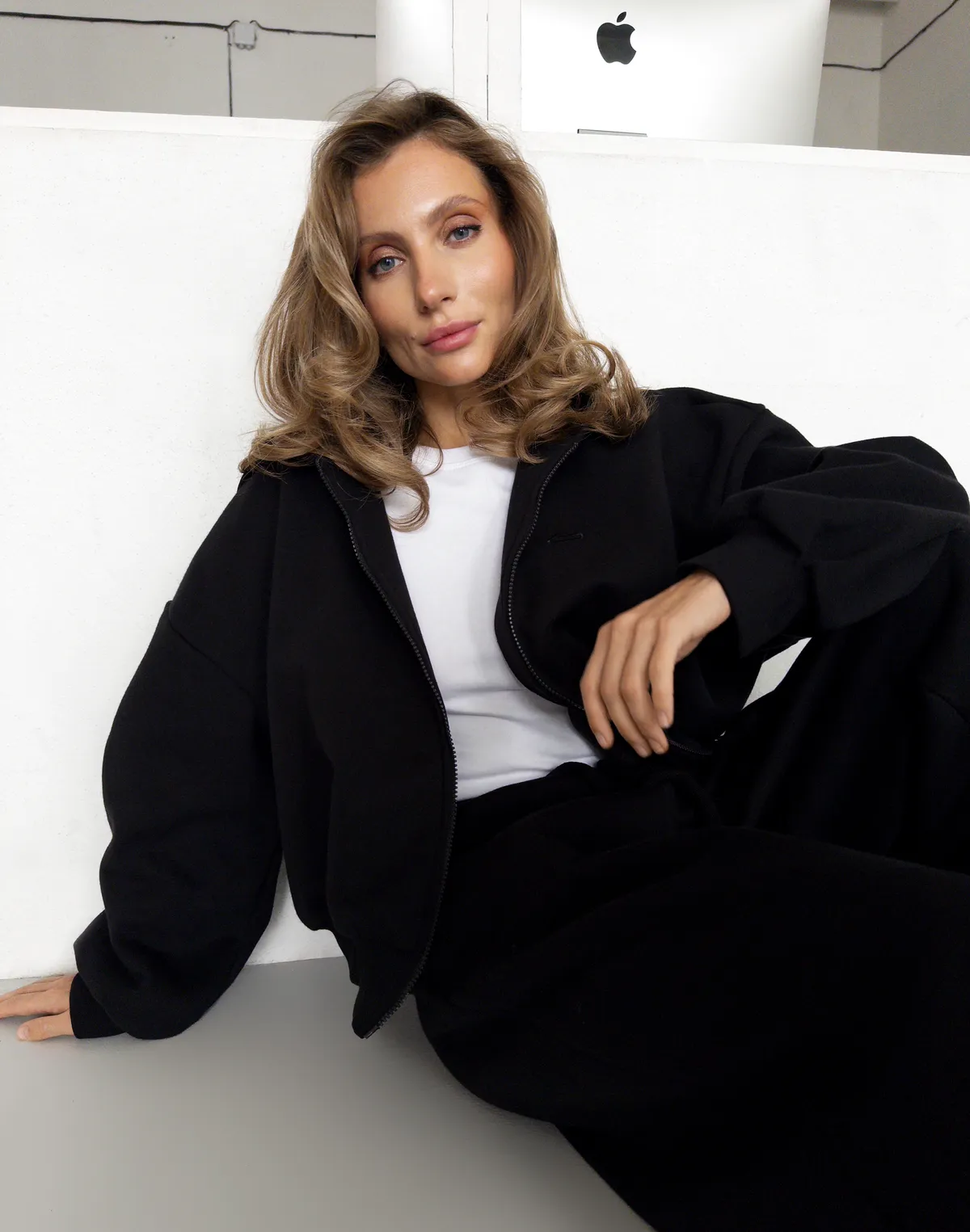 Комплект зимовий з начосом кофта на блискавці та штани вільного крою, чорні - Фото 7