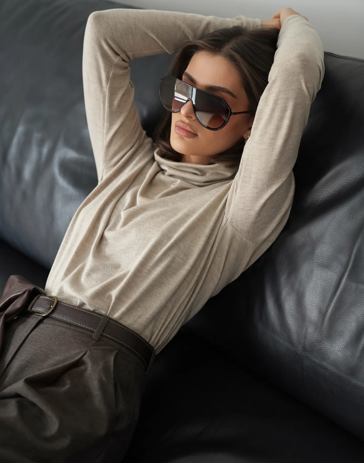 Гольф вільного крою, кавовий - Фото 6