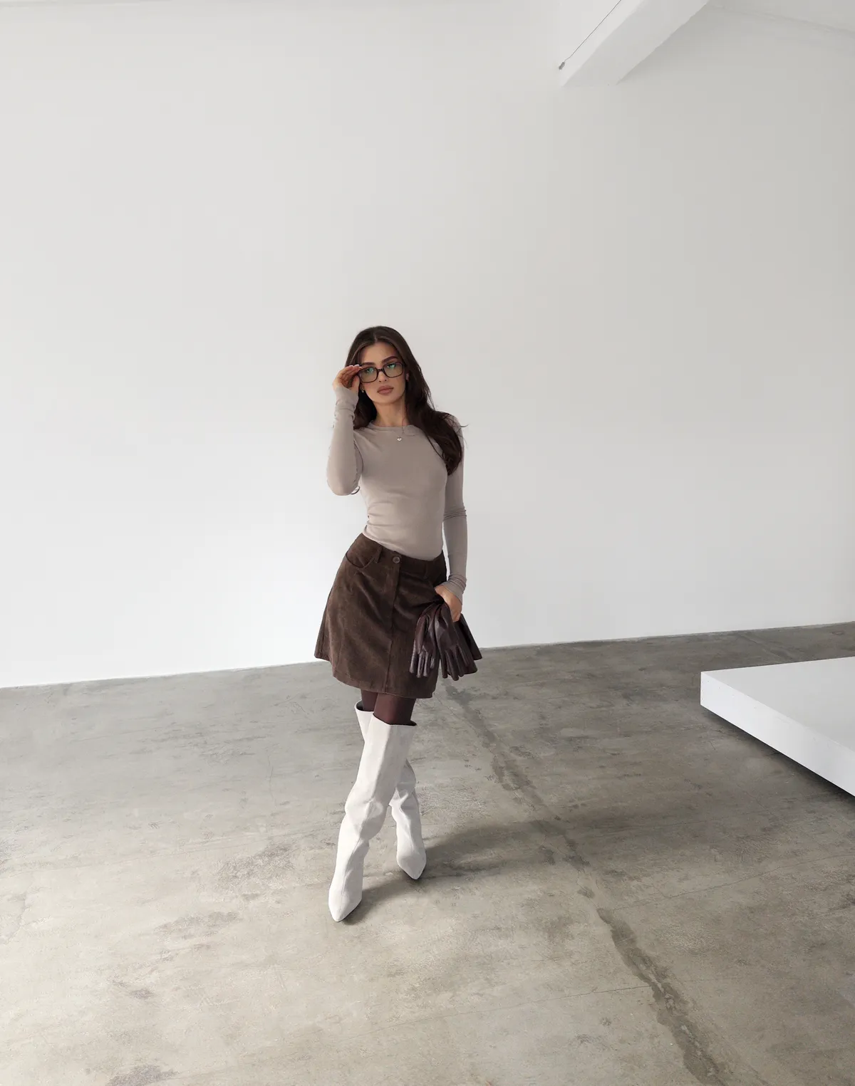 Спідниця міні вельветова, шоколадна - Фото 6