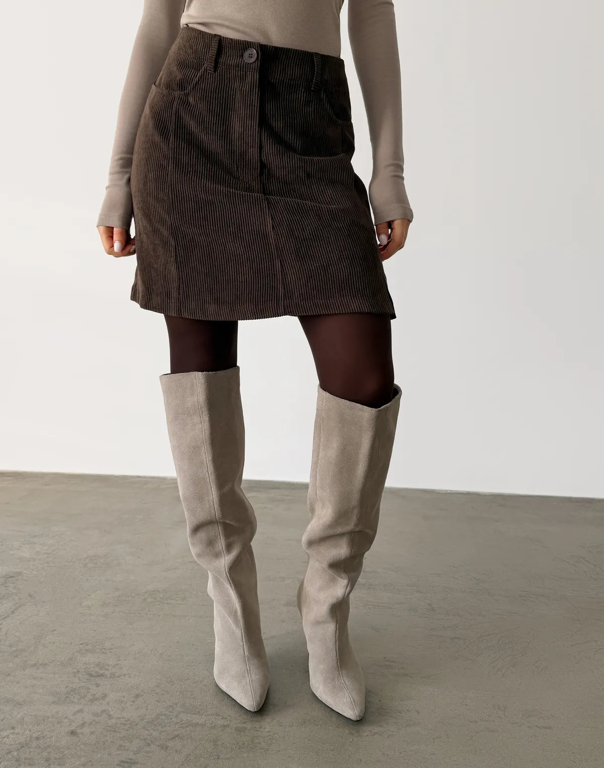 Спідниця міні вельветова, шоколадна - Фото 1