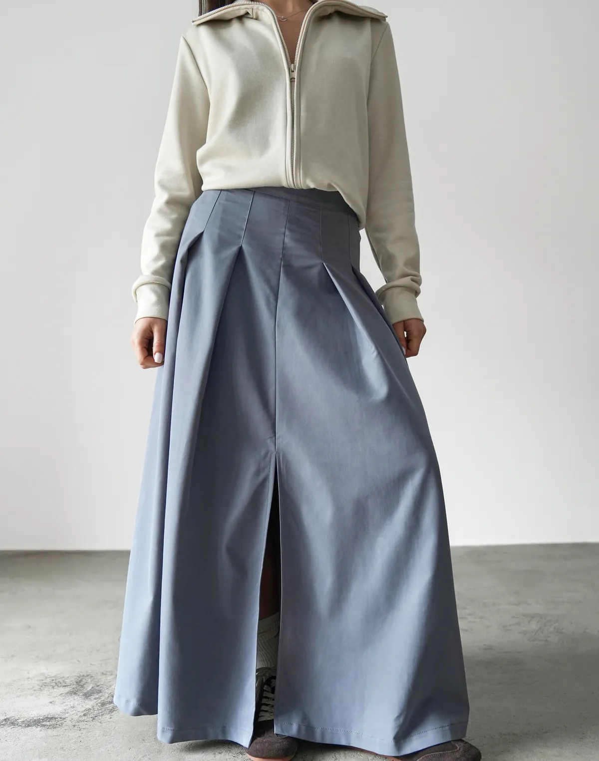 Спідниця максі у складку, сіра - Фото 8