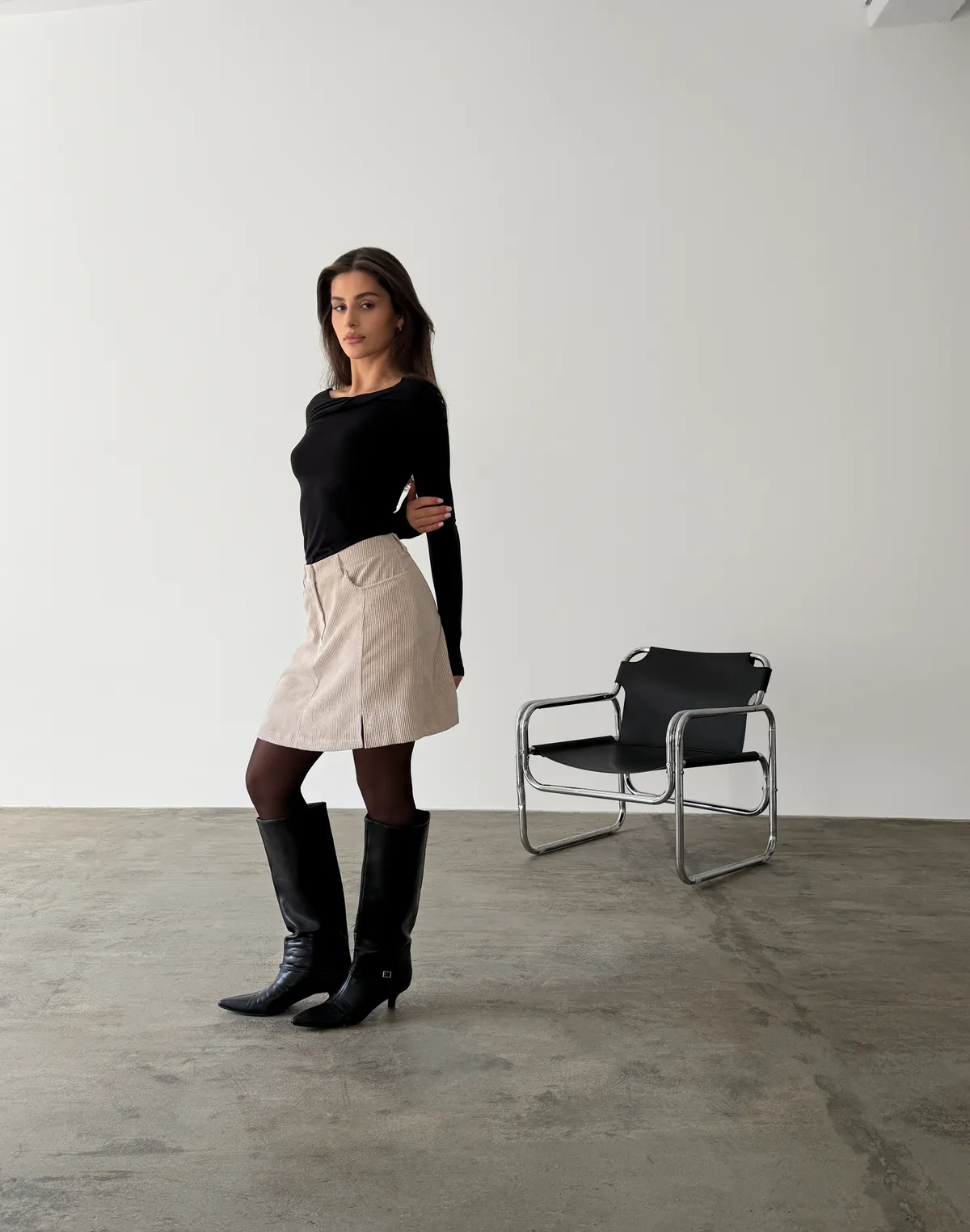 Спідниця міні вельветова, молочна - Фото 7