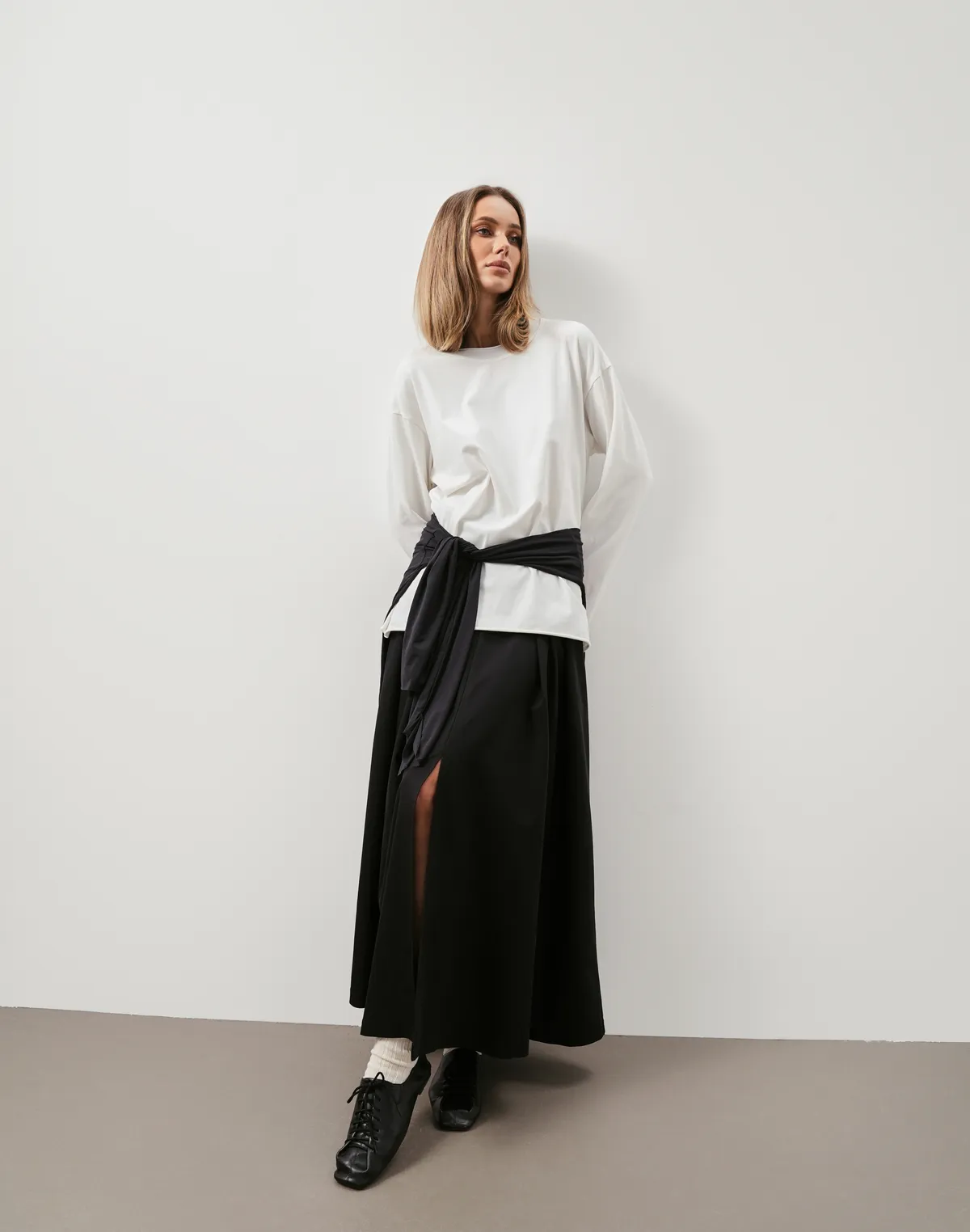 Спідниця максі у складку, чорна - Фото 8