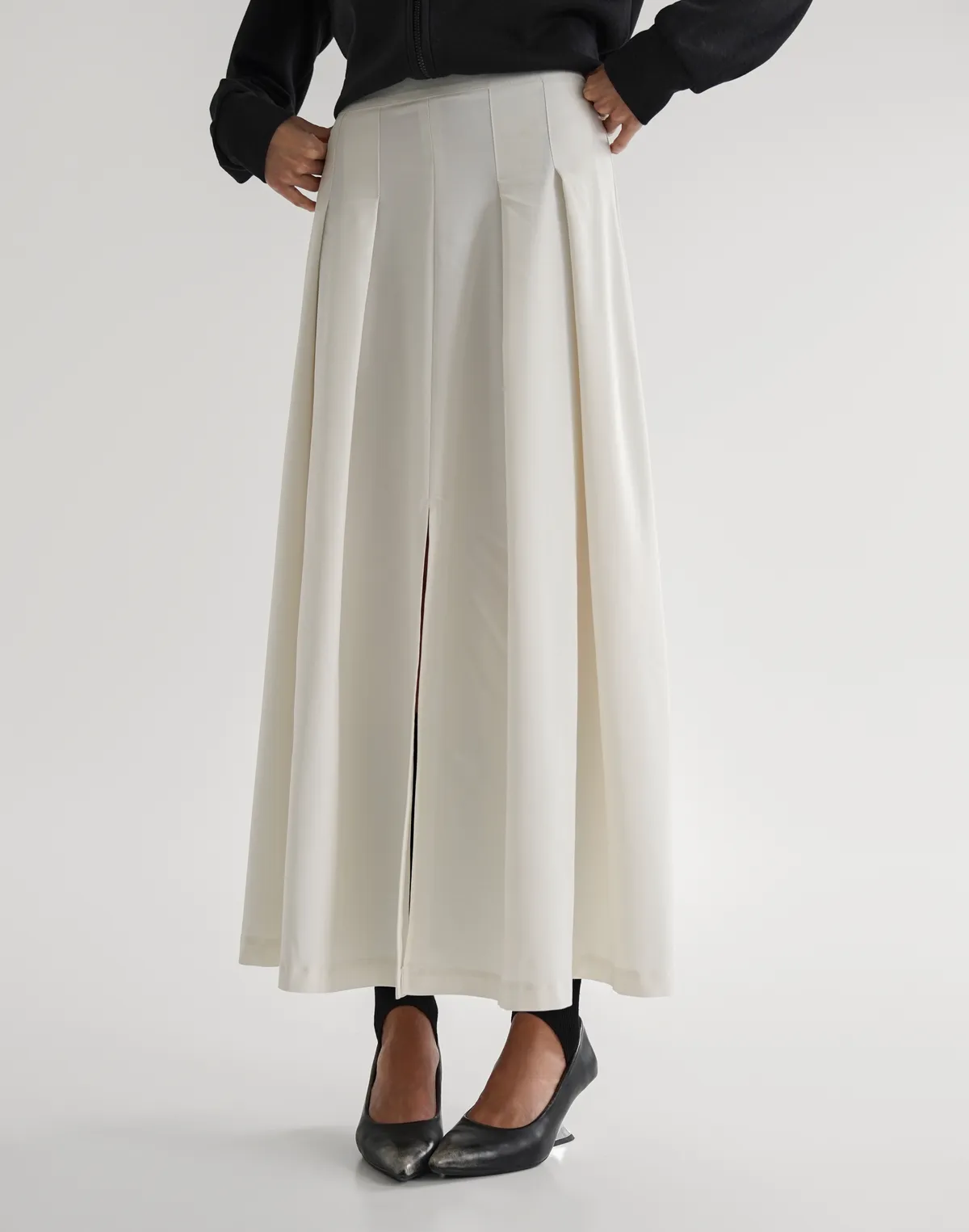 Спідниця максі у складку, молочна - Фото 1