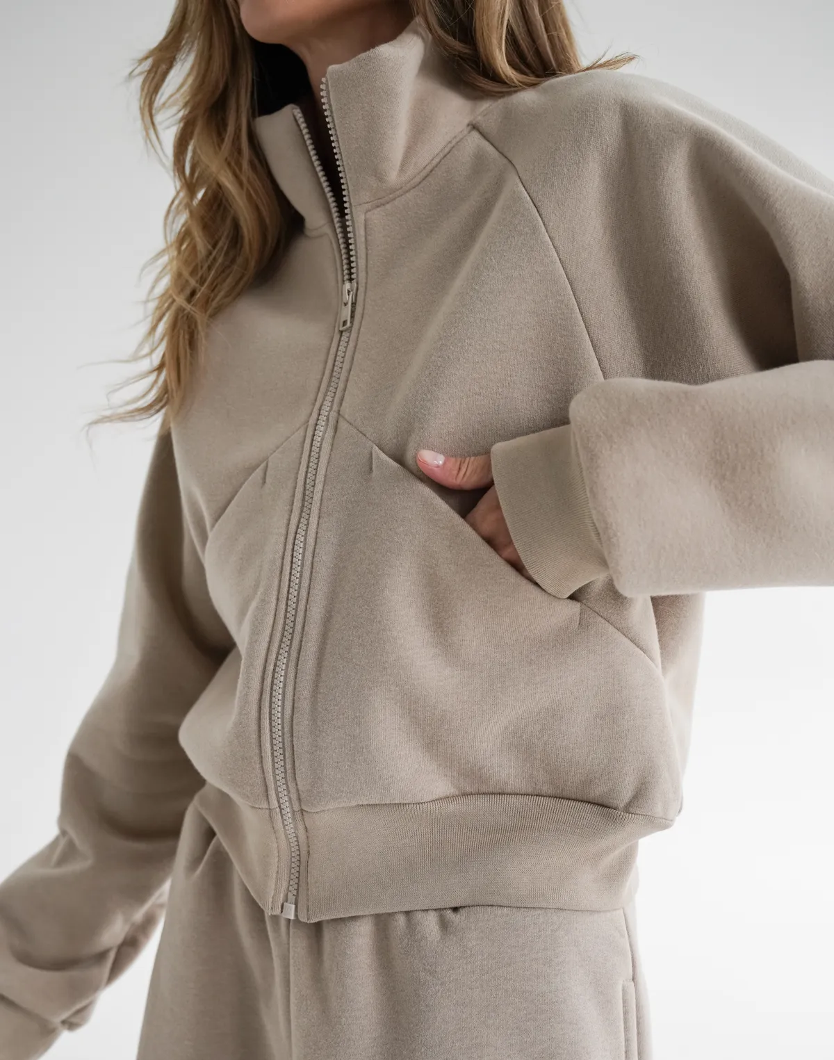 Зіпер з начосом з декоративними швами, кава з молоком - Фото 7