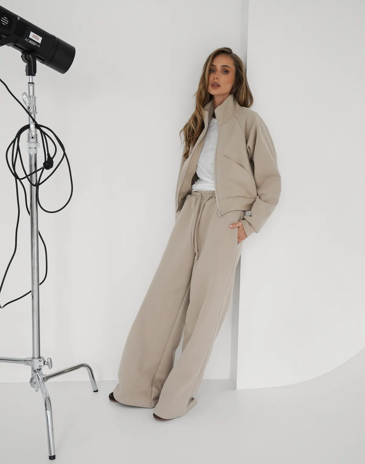 Комплект зимовий з начосом зіпер з декоративними швами та штани вільного крою, кава з молоком - Фото 4