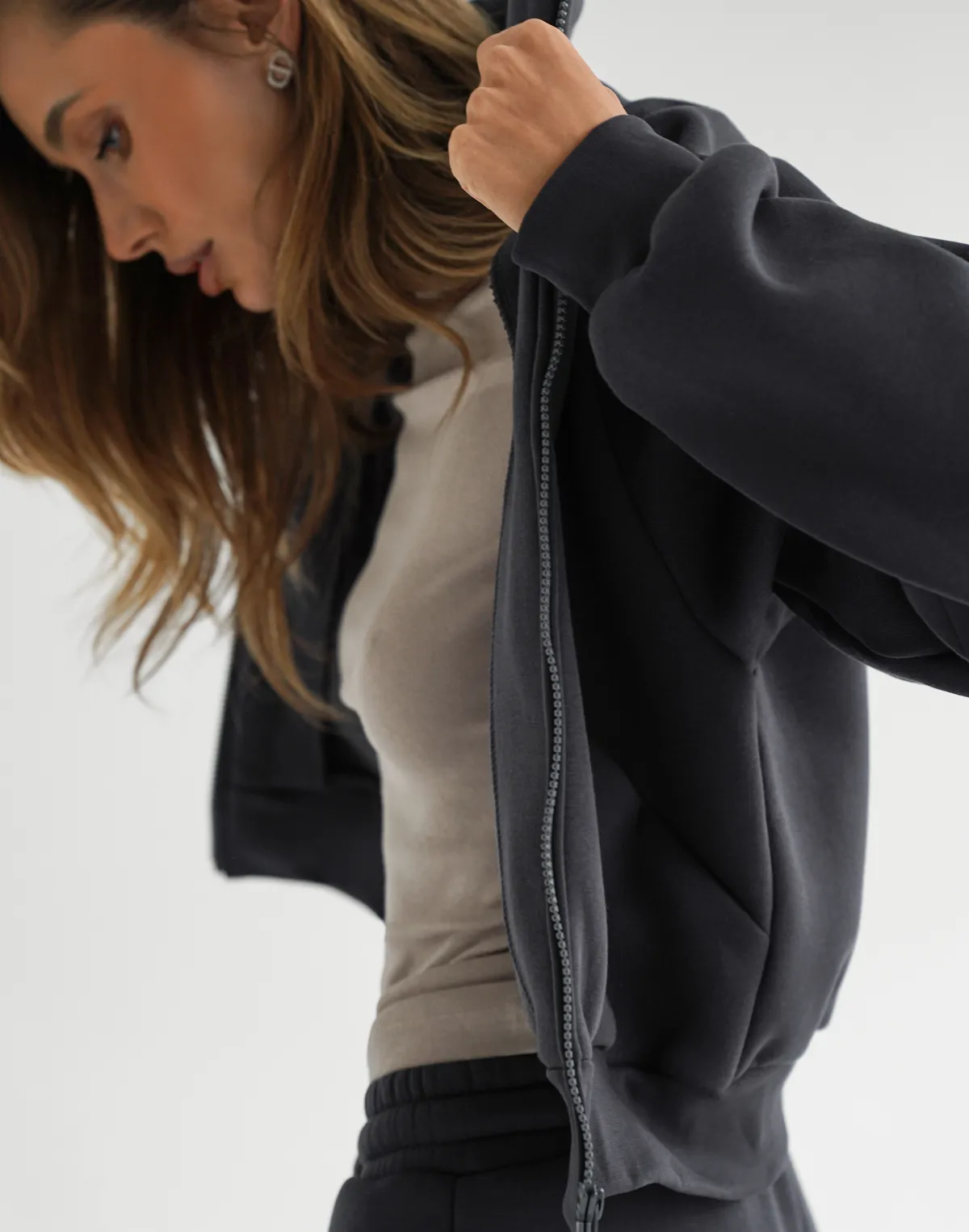 Зіпер з начосом з декоративними швами, темний графіт - Фото 6