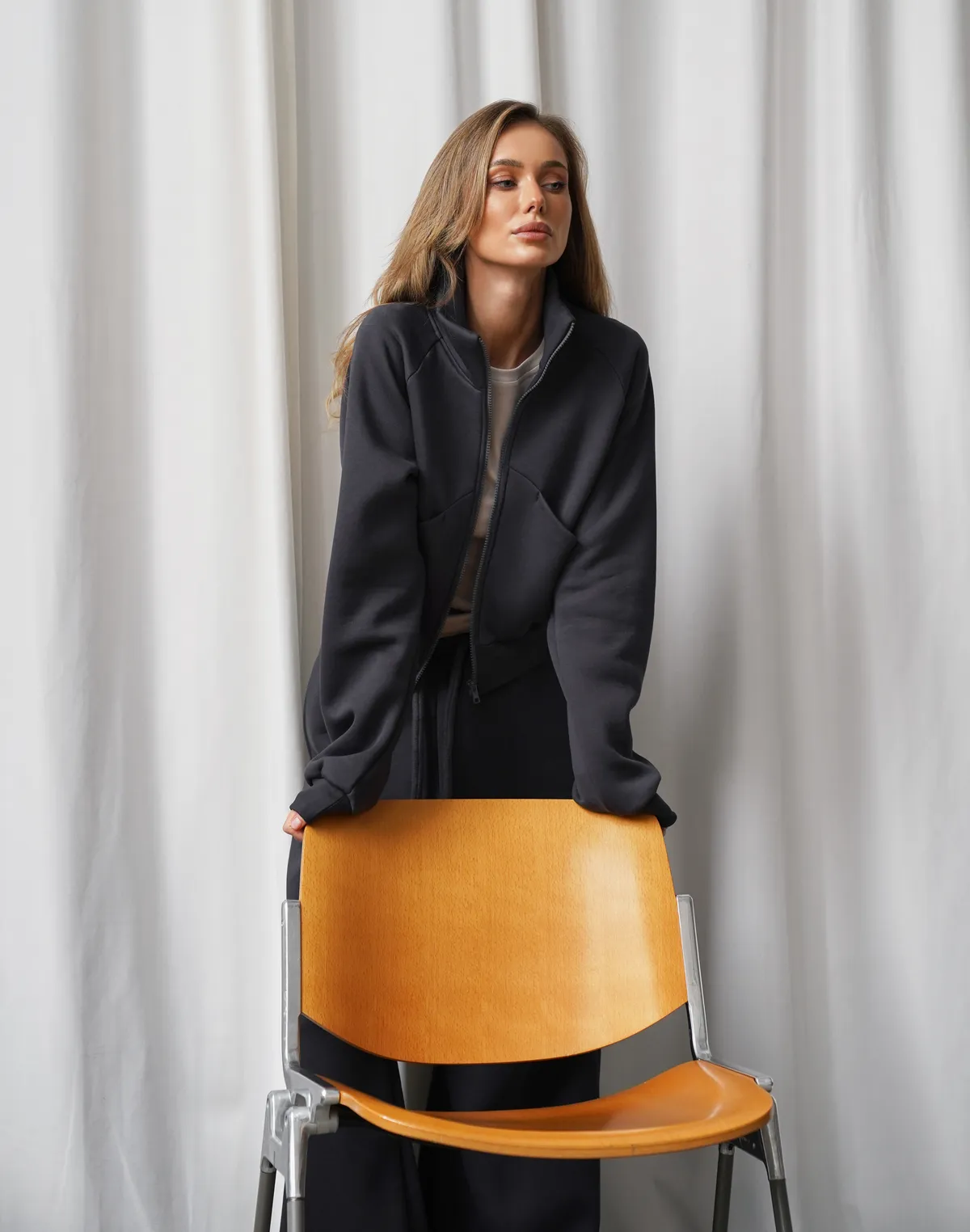 Зіпер з начосом з декоративними швами, темний графіт - Фото 3