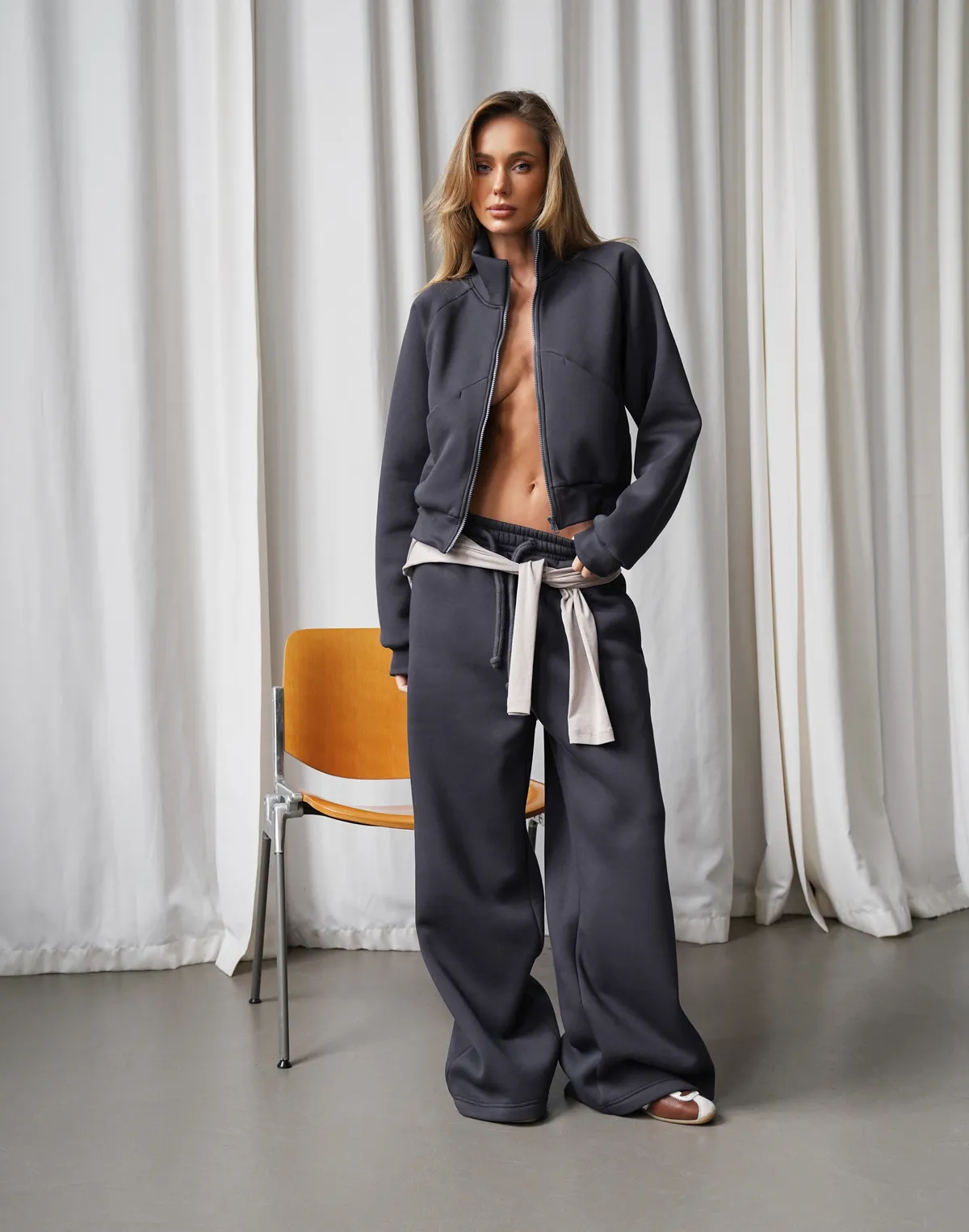 Комплект зимовий з начосом зіпер з декоративними швами та штани вільного крою, темний графіт - Фото 6