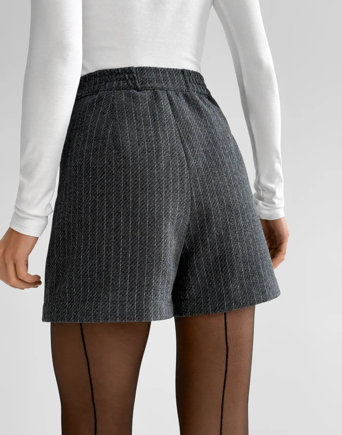 Шорти міні з високою посадкою, графіт у смужку - Фото 2