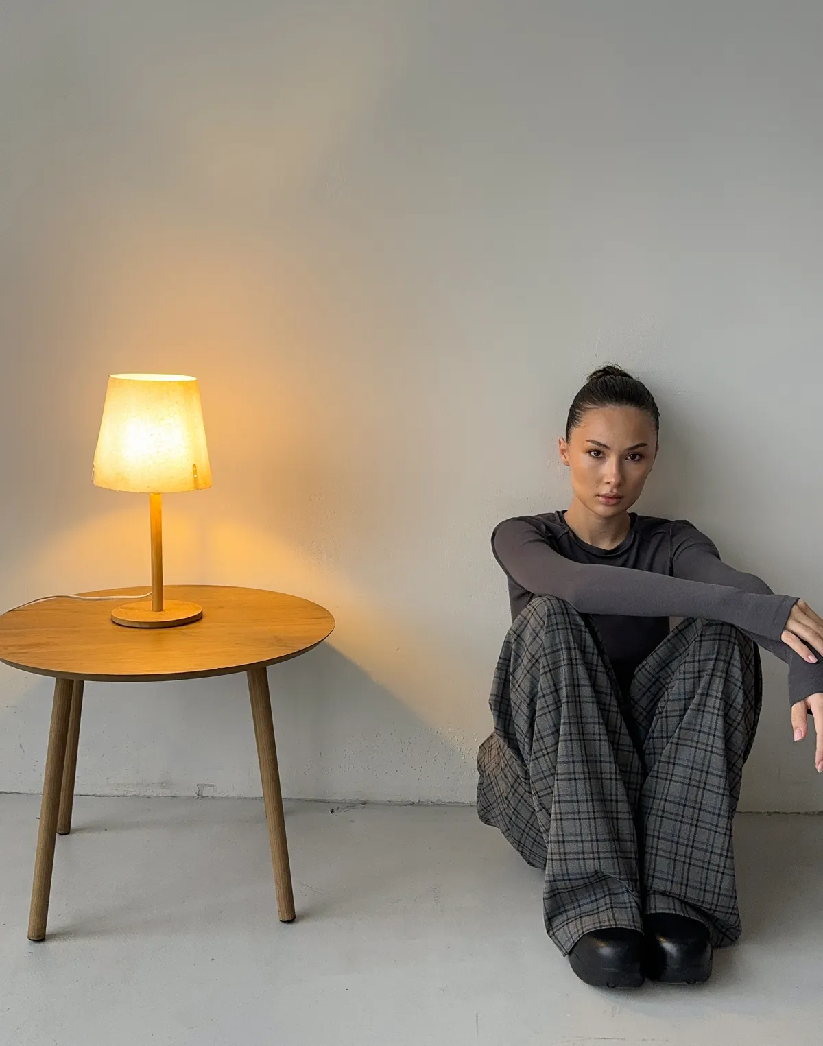 Штани у клітинку осінні у піжамному стилі, сіро-денімова клітинка - Фото 8