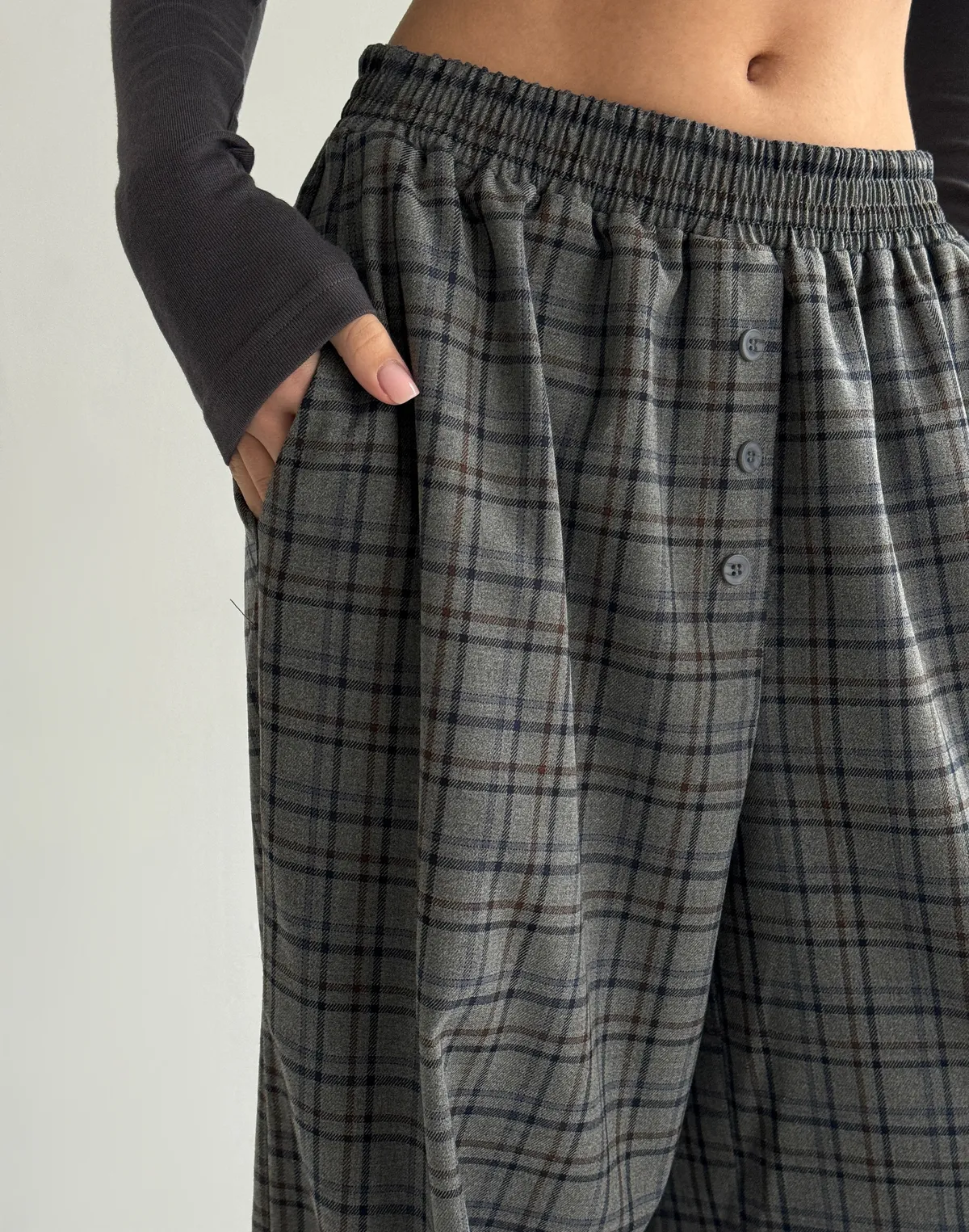 Штани у клітинку осінні у піжамному стилі, сіро-денімова клітинка - Фото 7