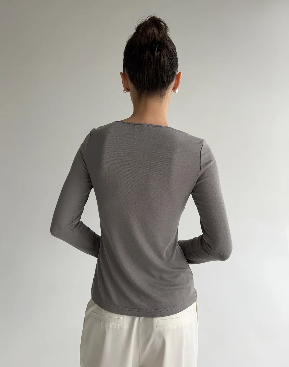 Лонгслів на зав'язці приталений, сірий - Фото 2