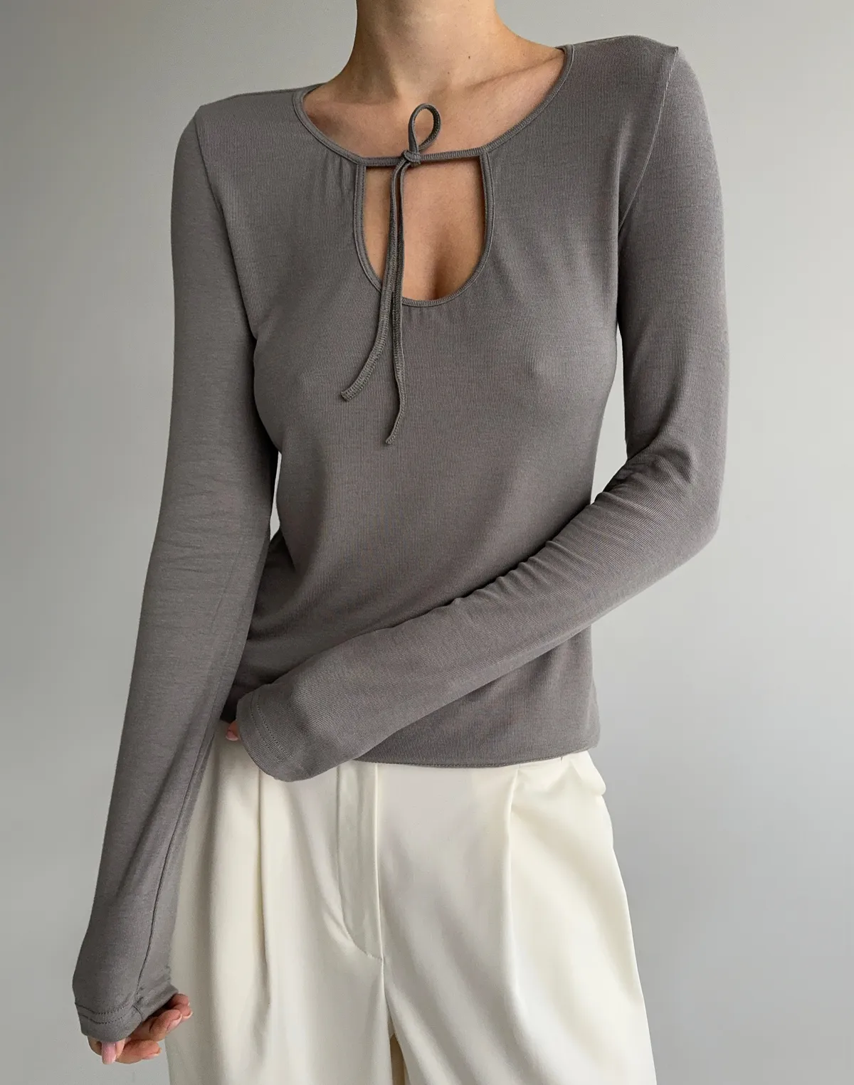 Лонгслів на зав'язці приталений, сірий - Фото 5