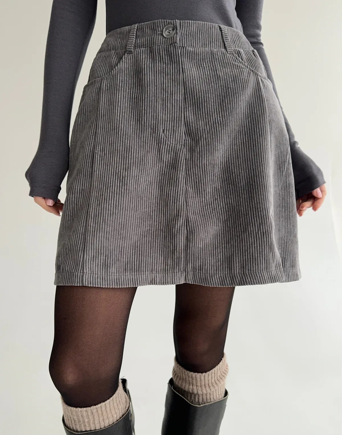 Спідниця міні вельветова, сіра - Фото 1