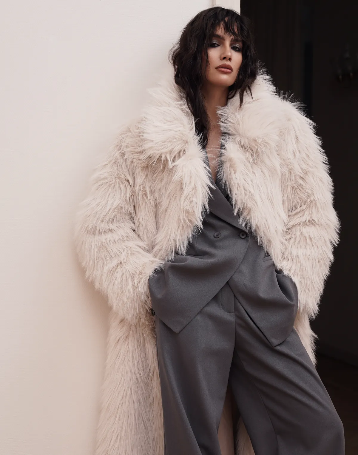 Комплект жакет з акцентною талією та штани прямого крою з високою посадкою, графіт - Фото 6