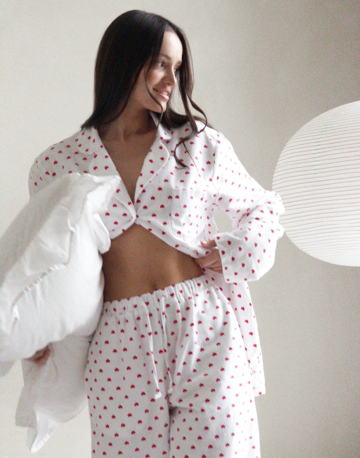 Байкова піжамна сорочка у сердечки, біло-червона - Фото 3