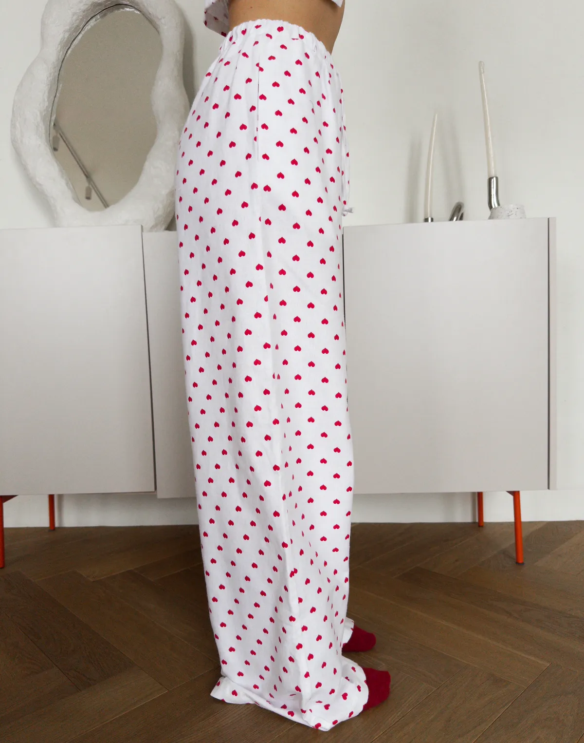Байкові піжамні штани у сердечки, біло-червоні - Фото 5