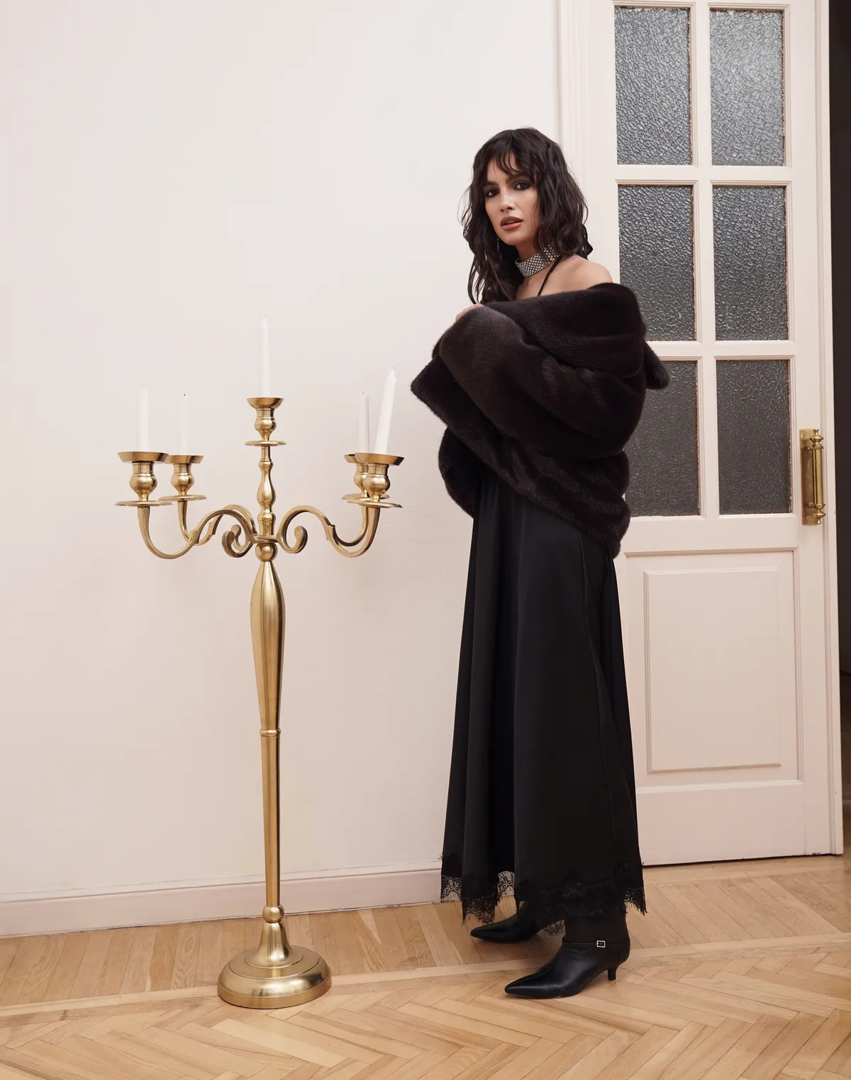 Спідниця максі сатинова з мереживом, чорна - Фото 7