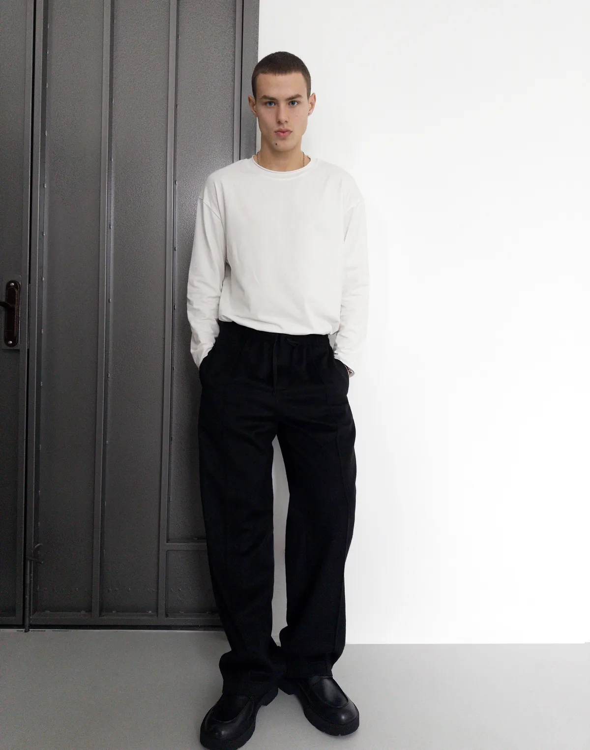 Чоловічі базові штани зимові з вовняної тканини, чорні - Фото 8