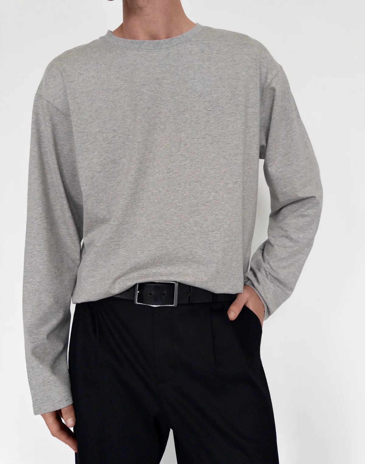 Лонгслів базовий чоловічий з м'якого бавовняного матеріалу, сірий меланж - Фото 6