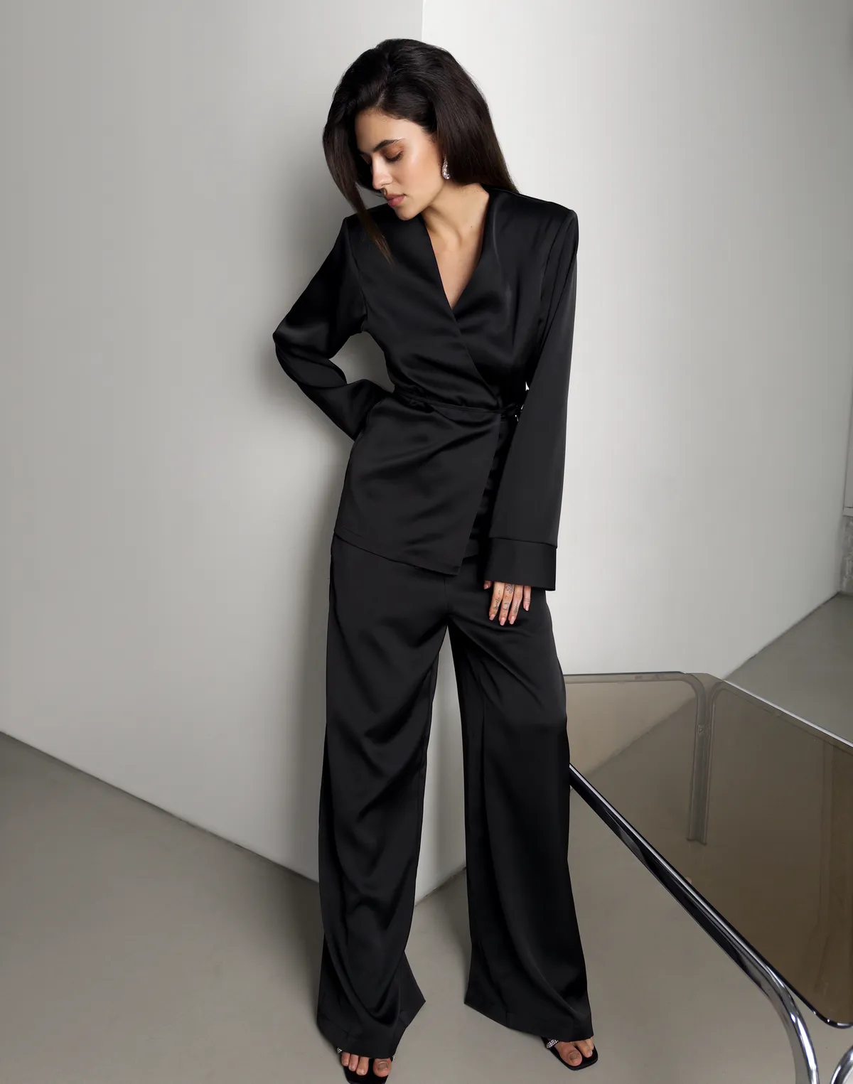 Сорочка-кімоно зі святкової колекції, чорна - Фото 4