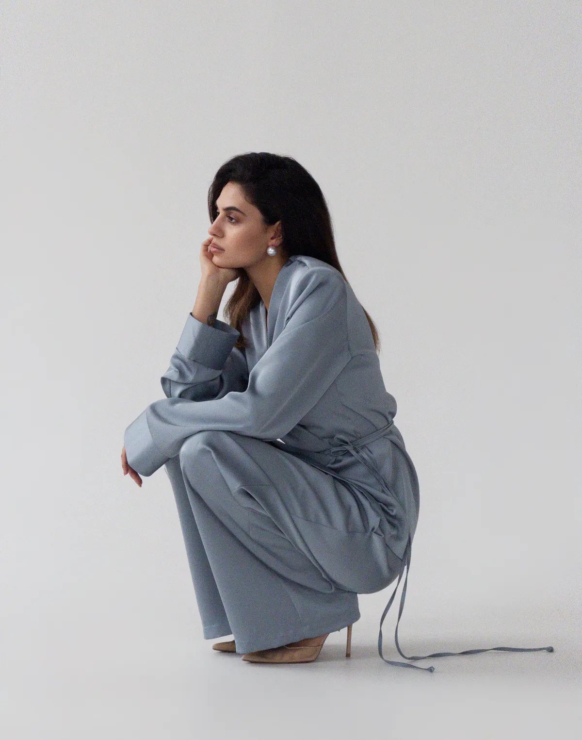 Штани сатинові зі святкової колекції на поясі зі шнурком, блакитні - Фото 8