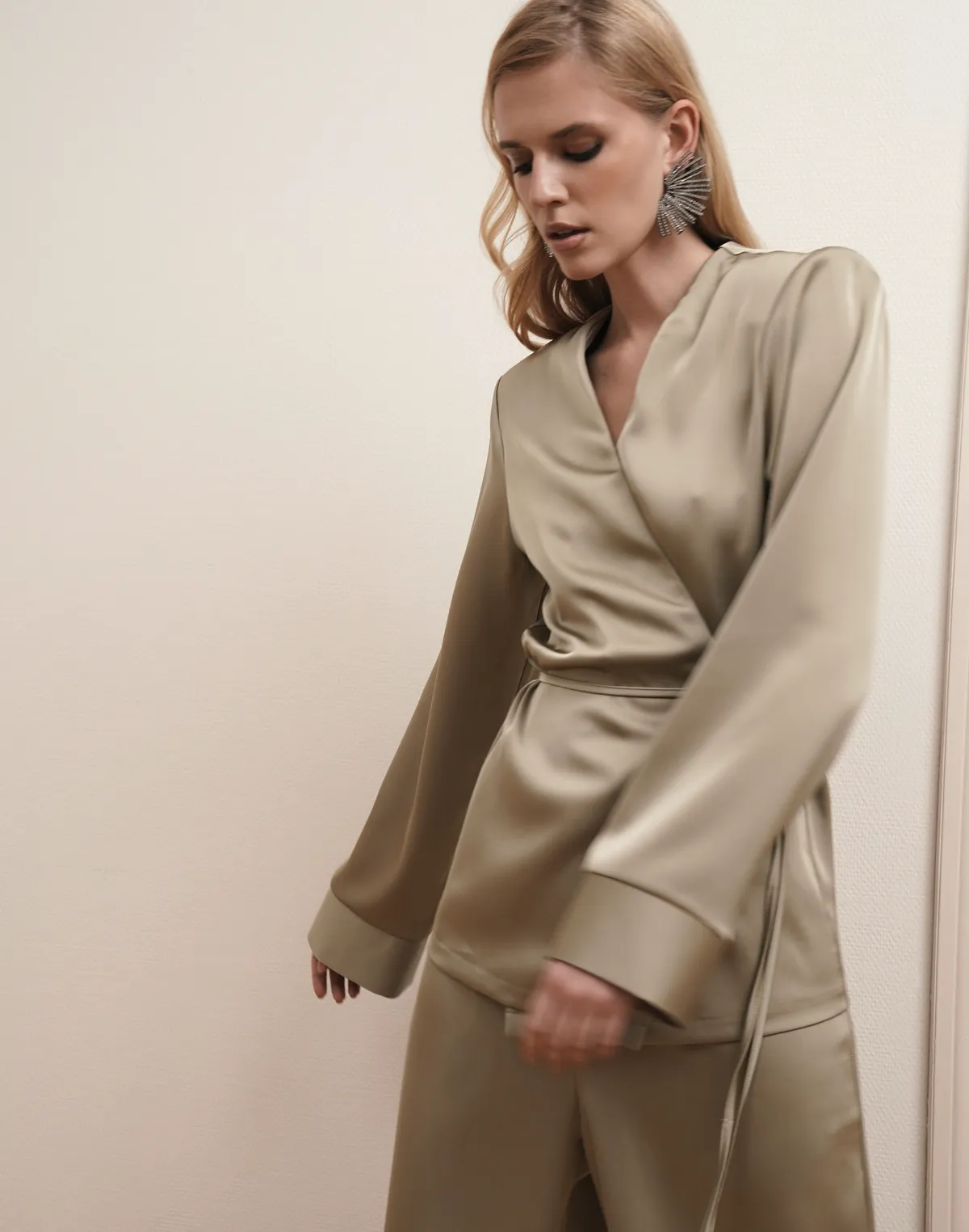 Сорочка-кімоно зі святкової колекції, оливкове дерево - Фото 4