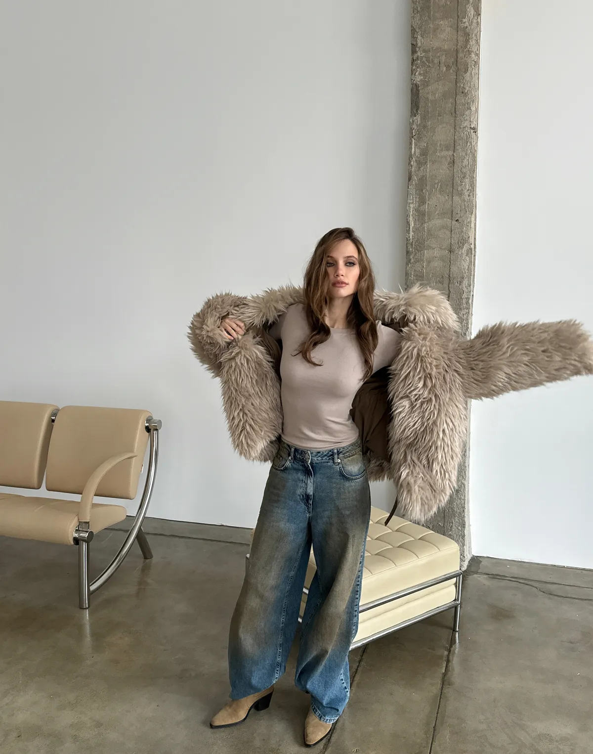 Двухстороння шуба-куртка зимова, бежева - Фото 3