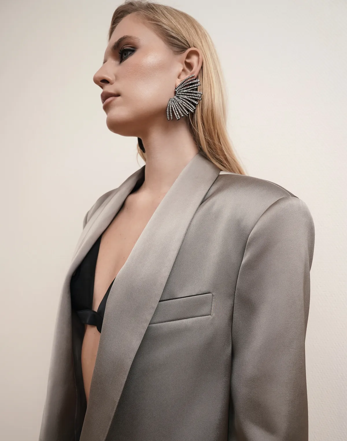 Жакет сатиновий з декоративним шарфиком, сталевий - Фото 6