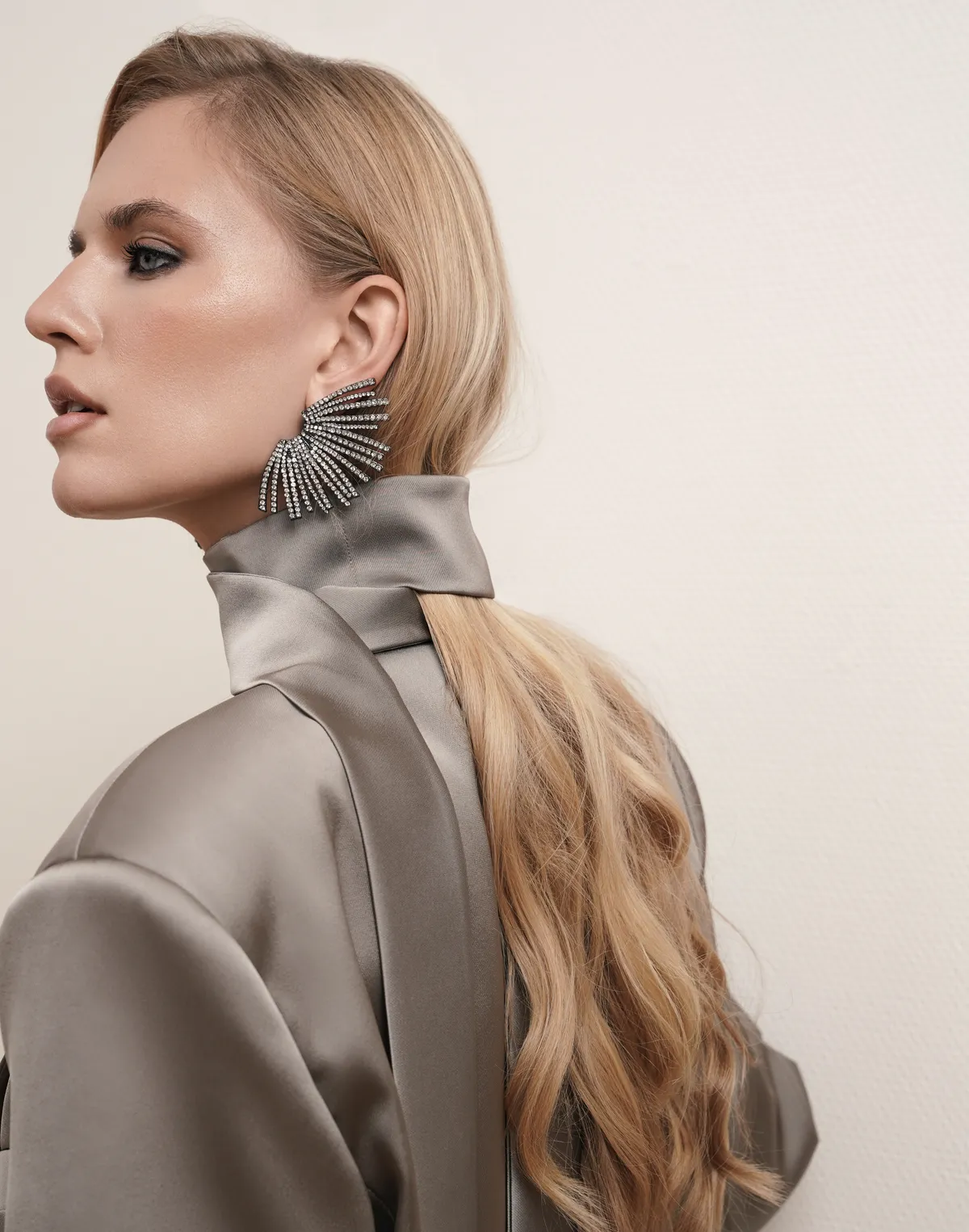 Жакет сатиновий з декоративним шарфиком, сталевий - Фото 8