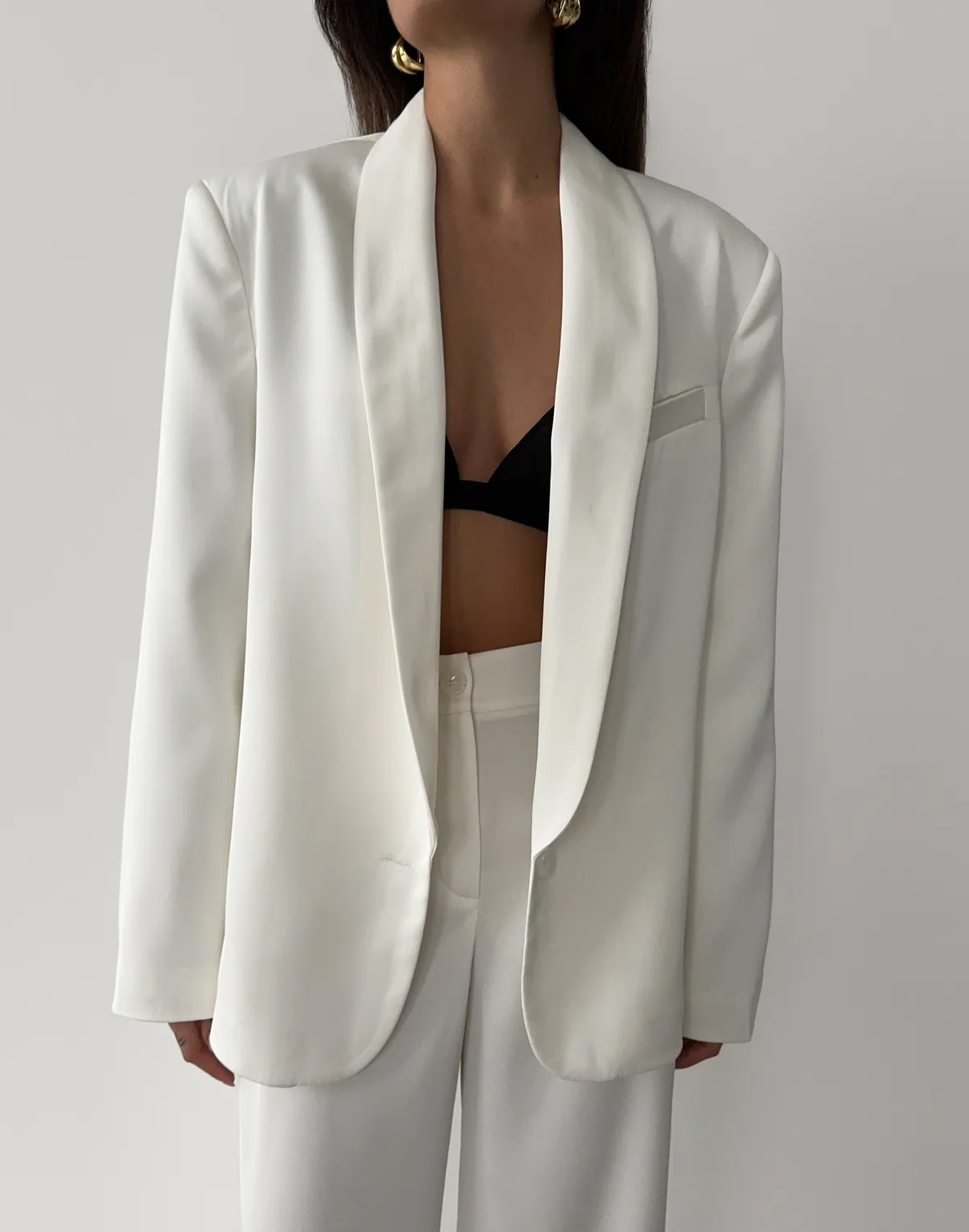 Жакет сатиновий з декоративним шарфиком, молочний - Фото 4