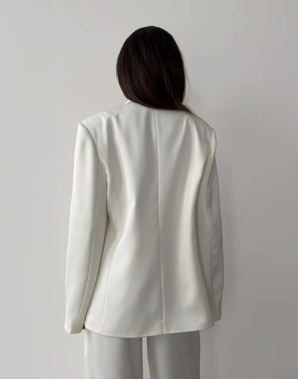 Жакет сатиновий з декоративним шарфиком, молочний - Фото 2