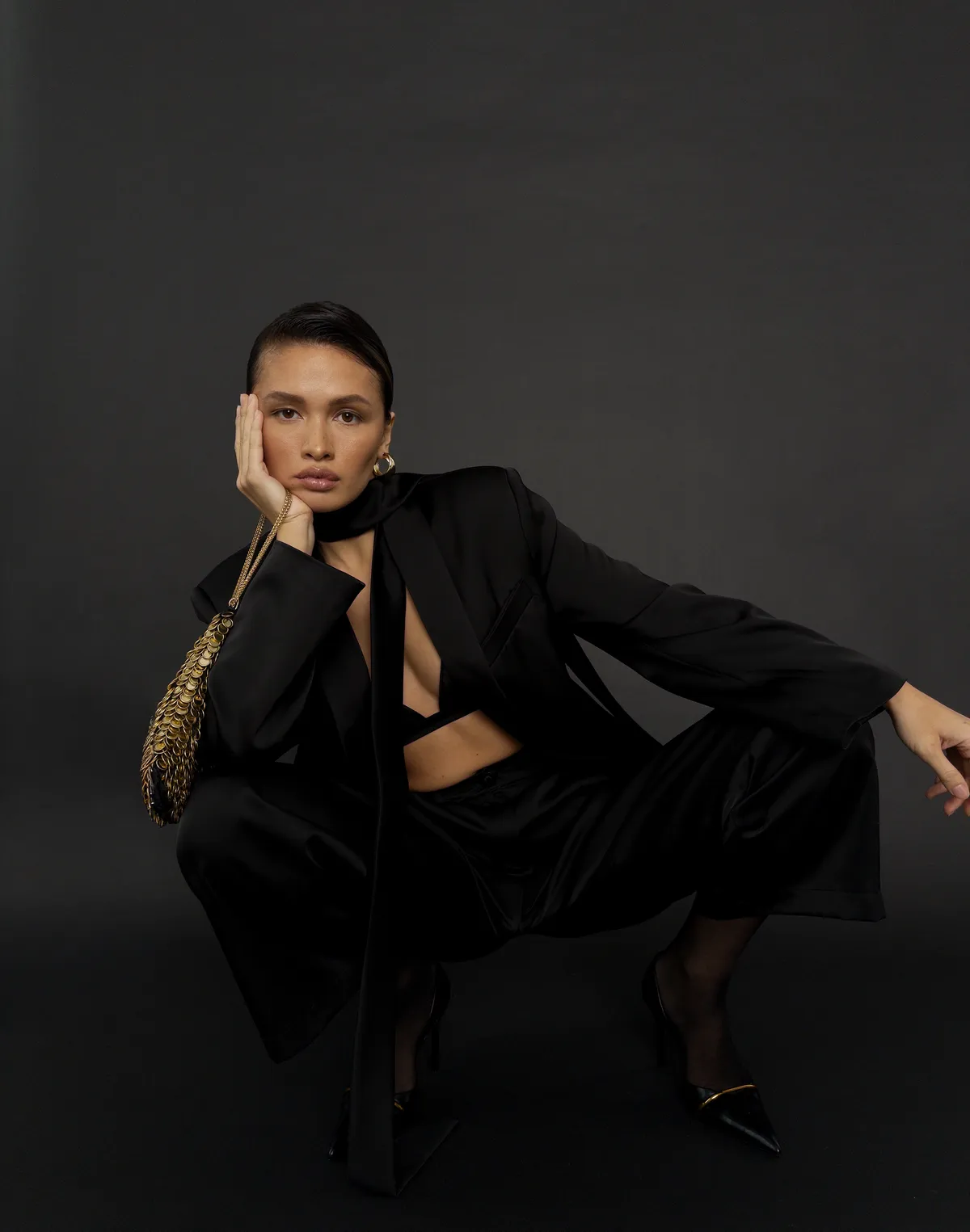 Штани сатинові зі святкової колекції базові, чорні - Фото 4