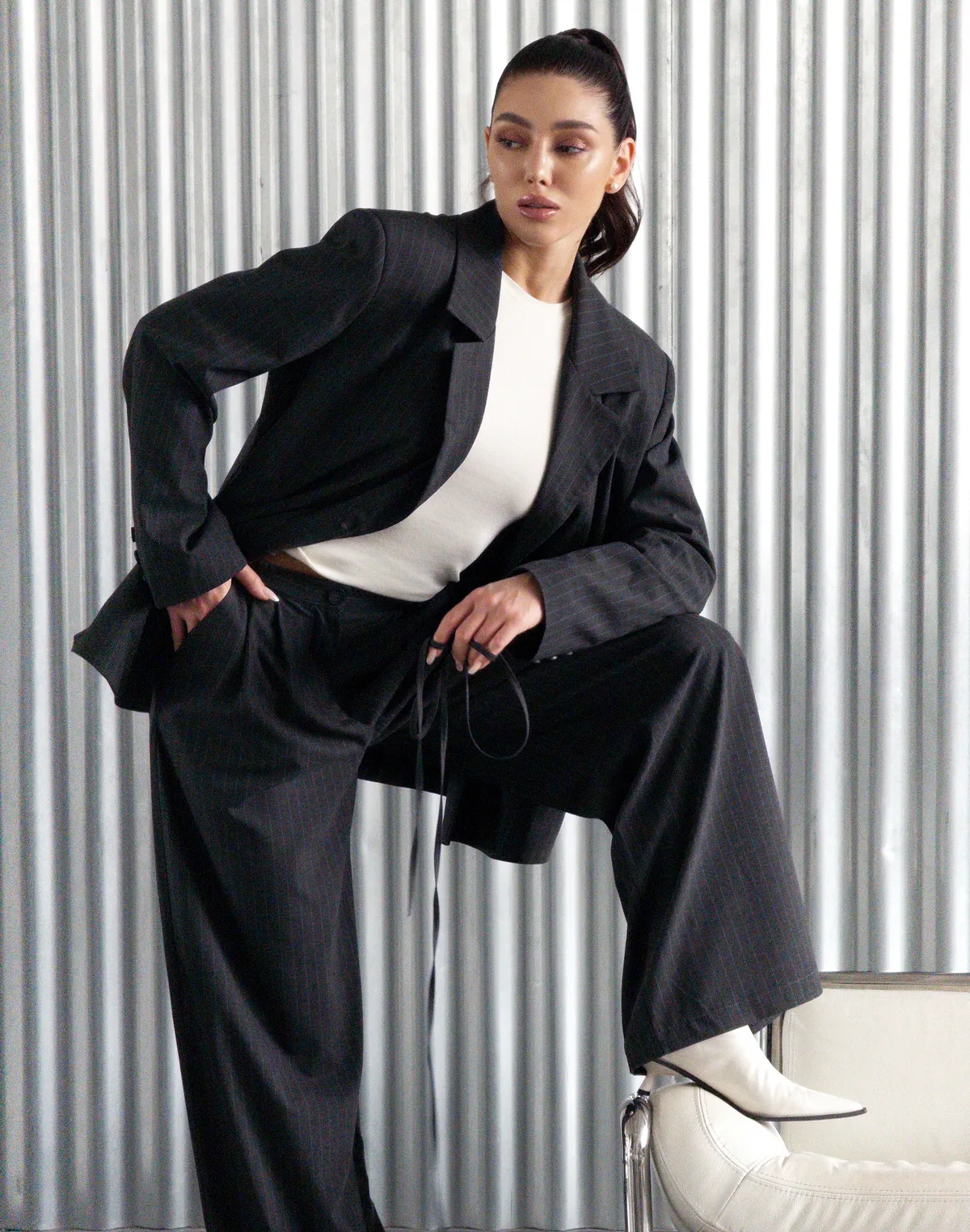 Штани у смужку із защіпами, графіт - Фото 4