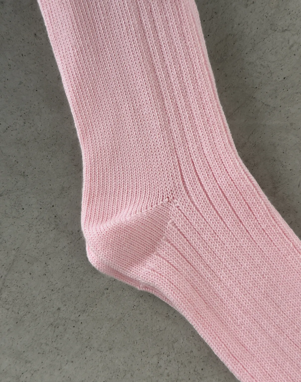 Вʼязані зимові шкарпетки з вишитим логотипом, рожеві - Фото 6