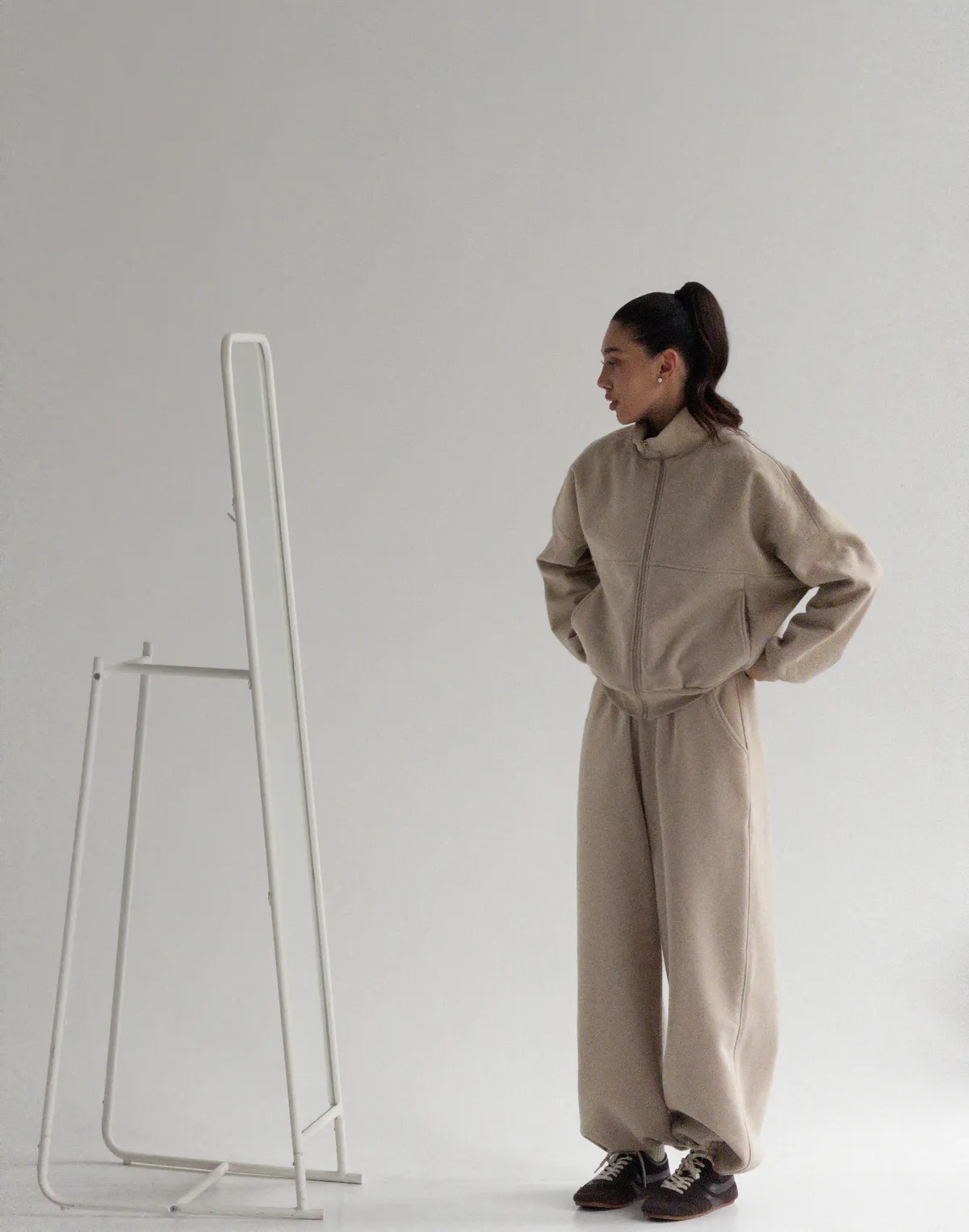 Штани з начосом на затяжках по низу, лате - Фото 3