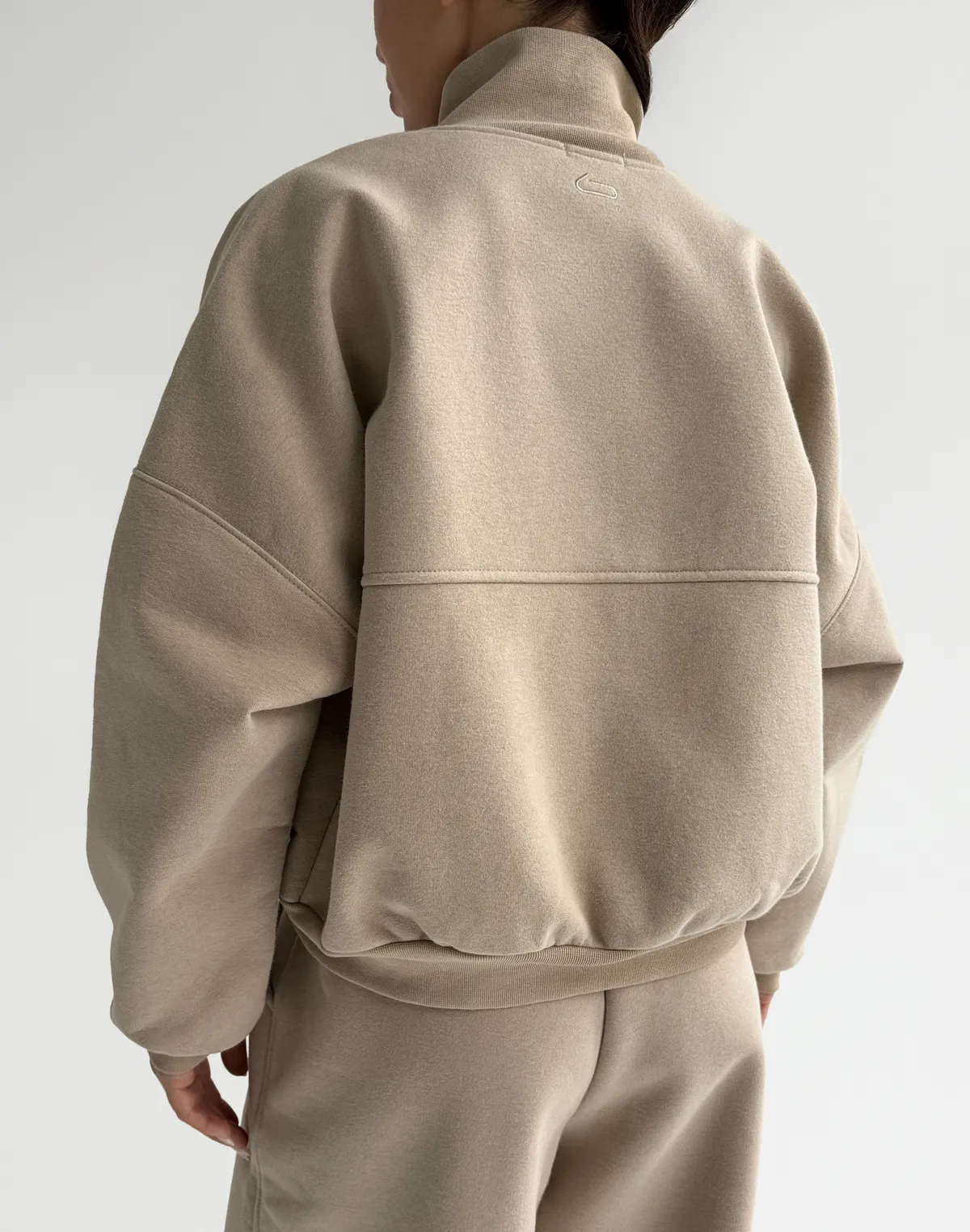 Світшот на блискавці з декоративними швами з начосом, лате - Фото 2