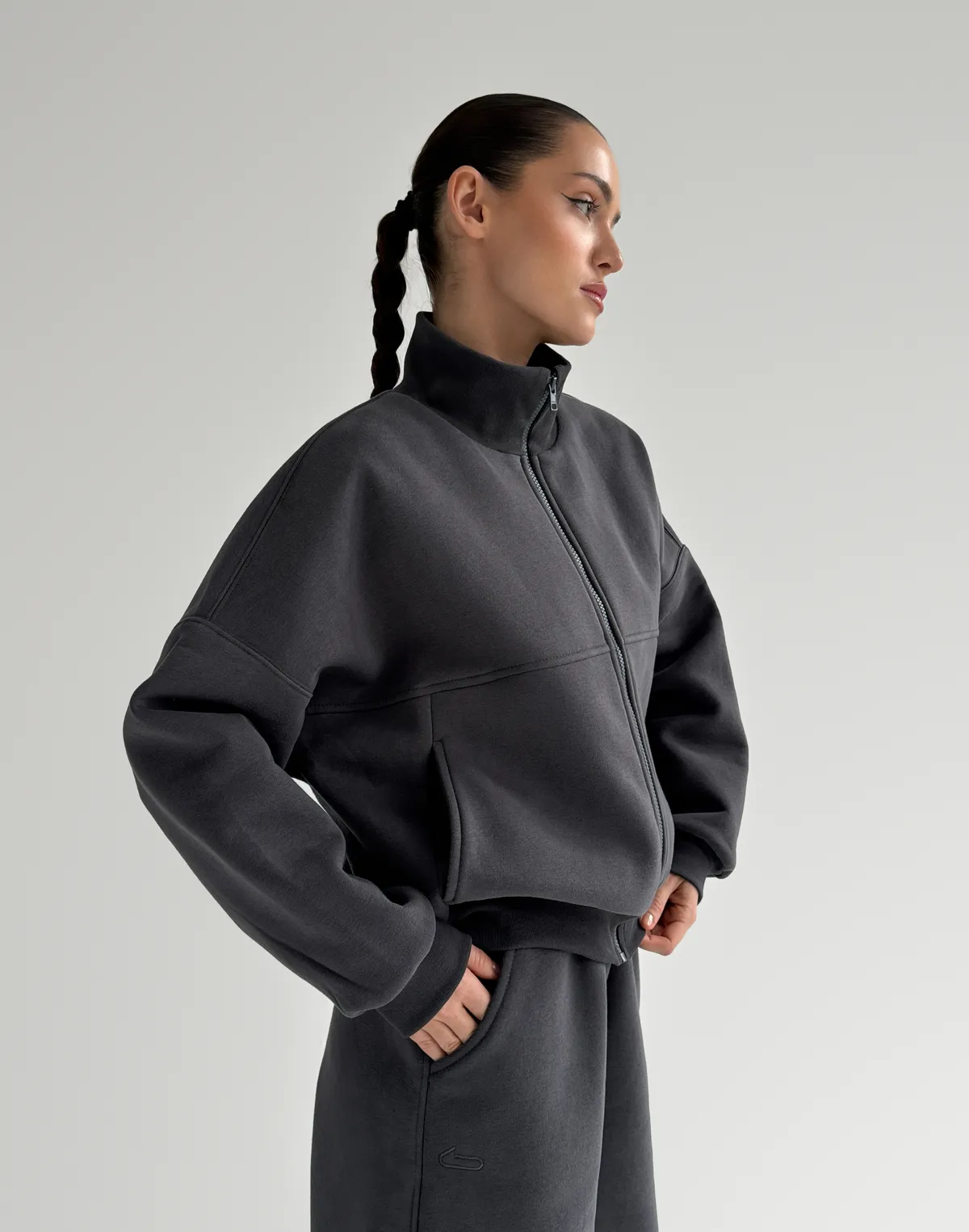 Світшот на блискавці з декоративними швами з начосом, графітовий - Фото 5