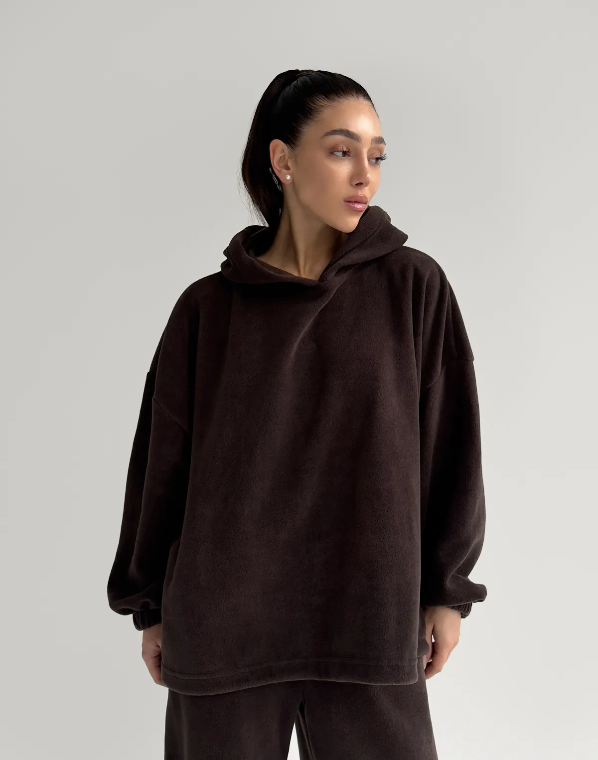 Bluza z kapturem super oversize, wydłużony krój, ciemna czekolada - Фото 5