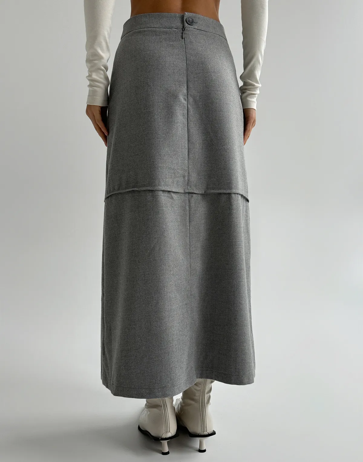 Спідниця міді з декоративними швами осінньо-зимова, сіра - Фото 2