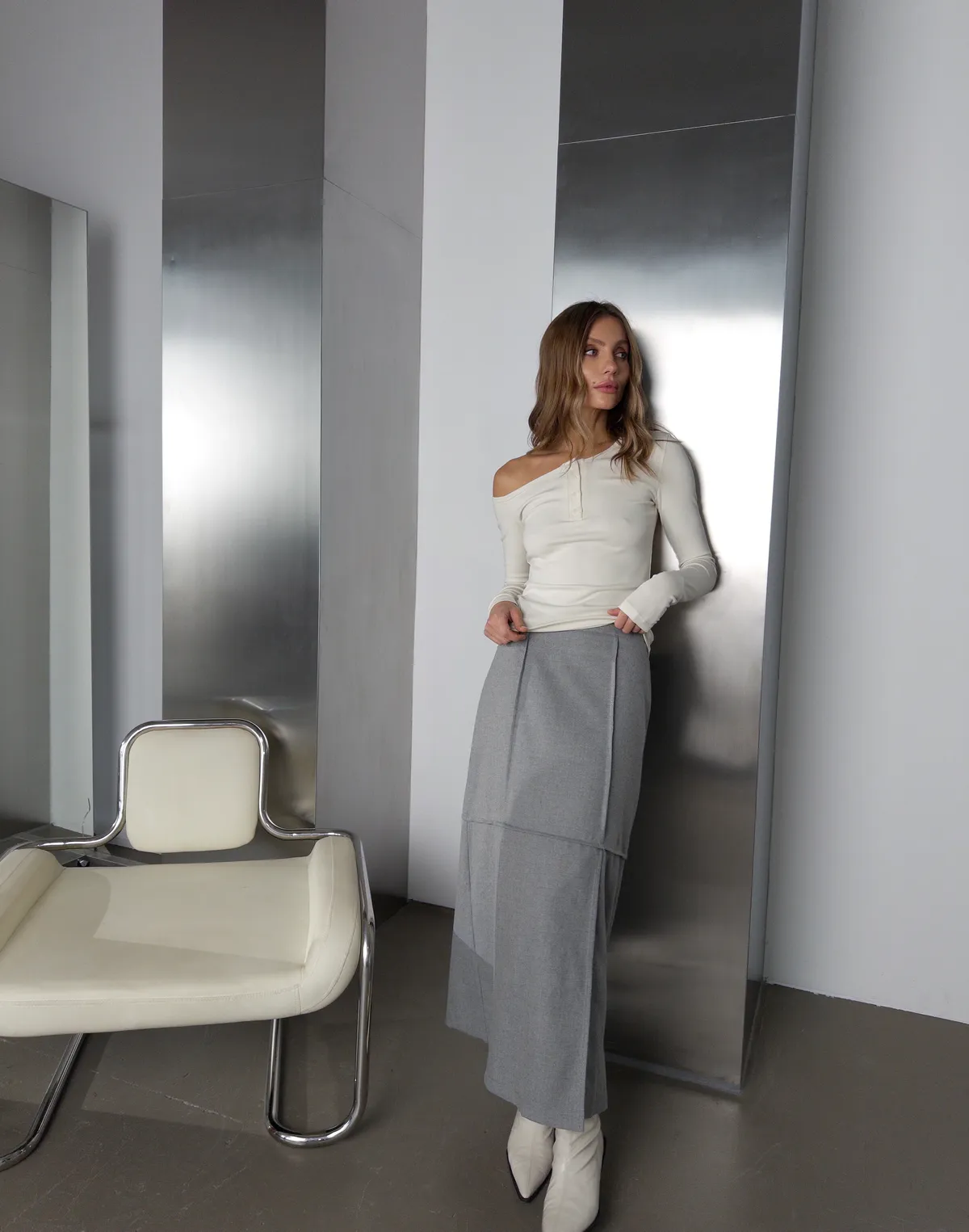 Spódnica midi z dekoracyjnymi szwami, idealna na sezon jesienno-zimowy, szary - Фото 7