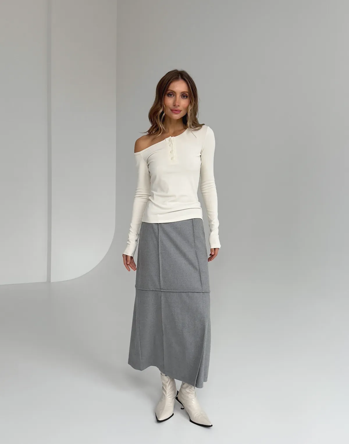 Spódnica midi z dekoracyjnymi szwami, idealna na sezon jesienno-zimowy, szary - Фото 4