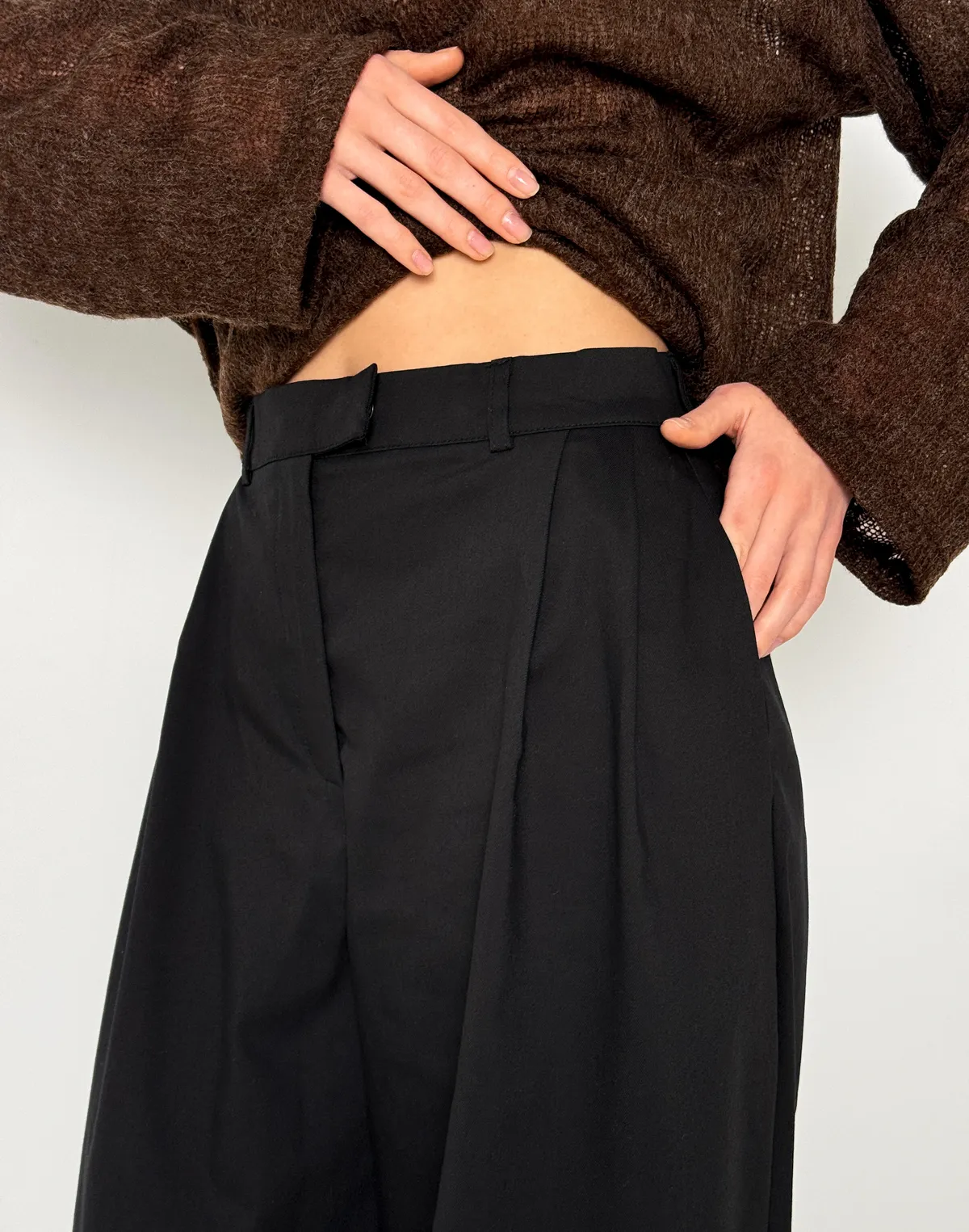 Штани базові котонові з прихованим ґудзиком, чорні - Фото 7