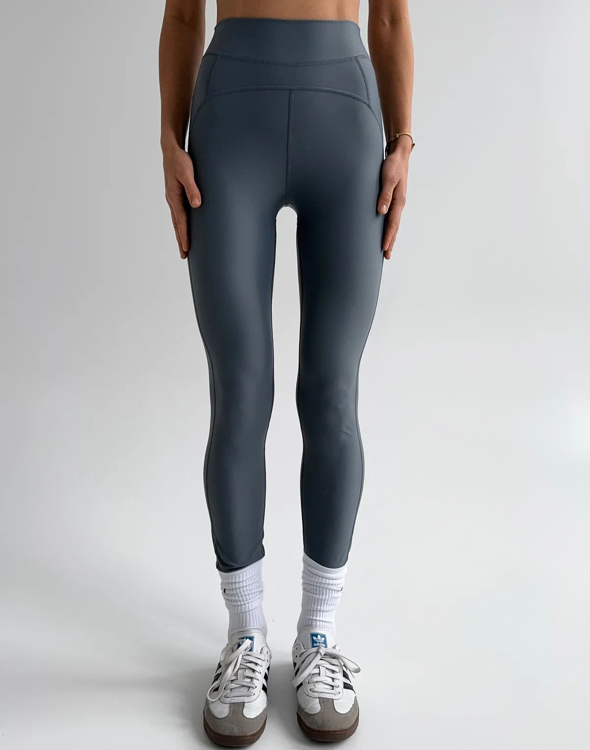 Лосини спортивні з високою посадкою та манжетом по талії, темно-сірі - Фото 1