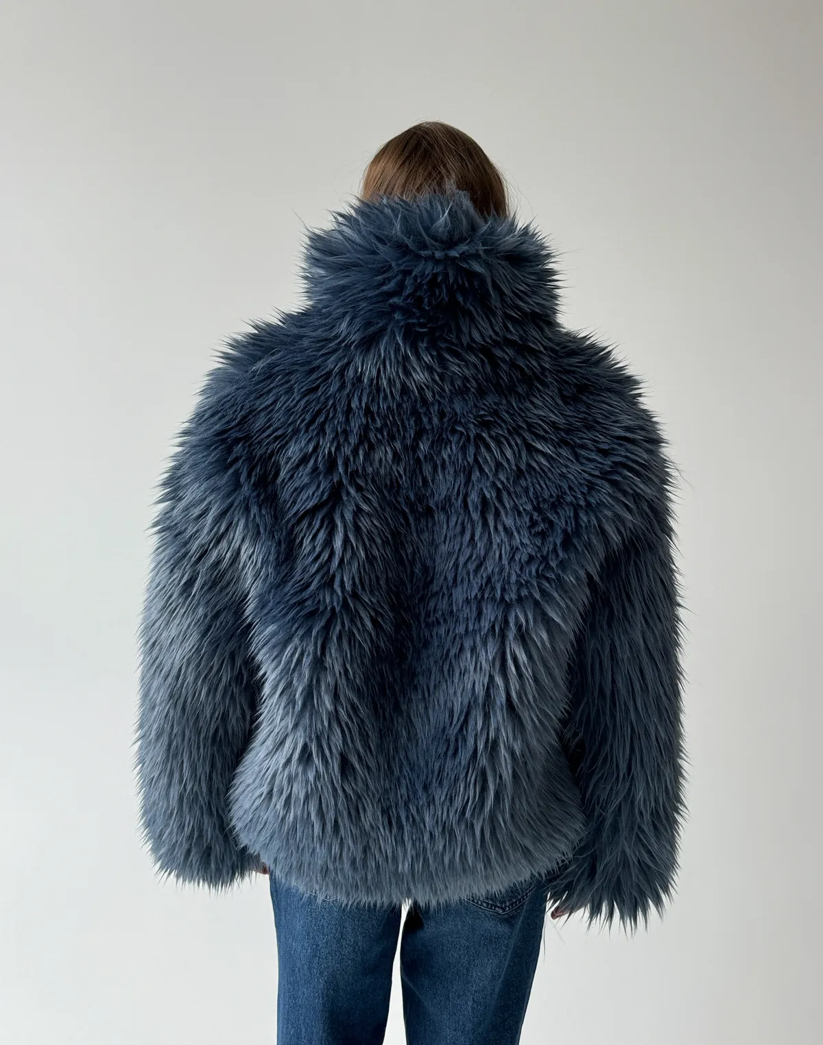 Шуба зимова з екохутра тіградо, блакитна - Фото 2