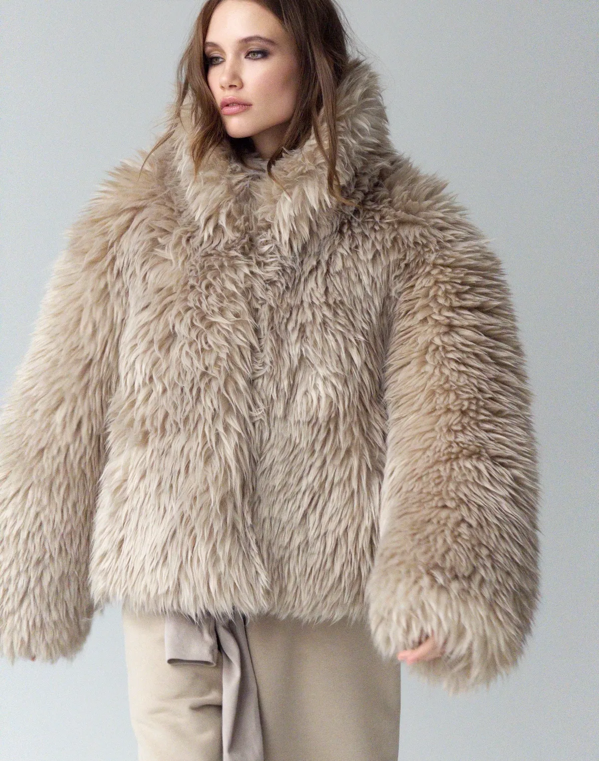 Шуба зимова з екохутра тіградо, бежева - Фото 7