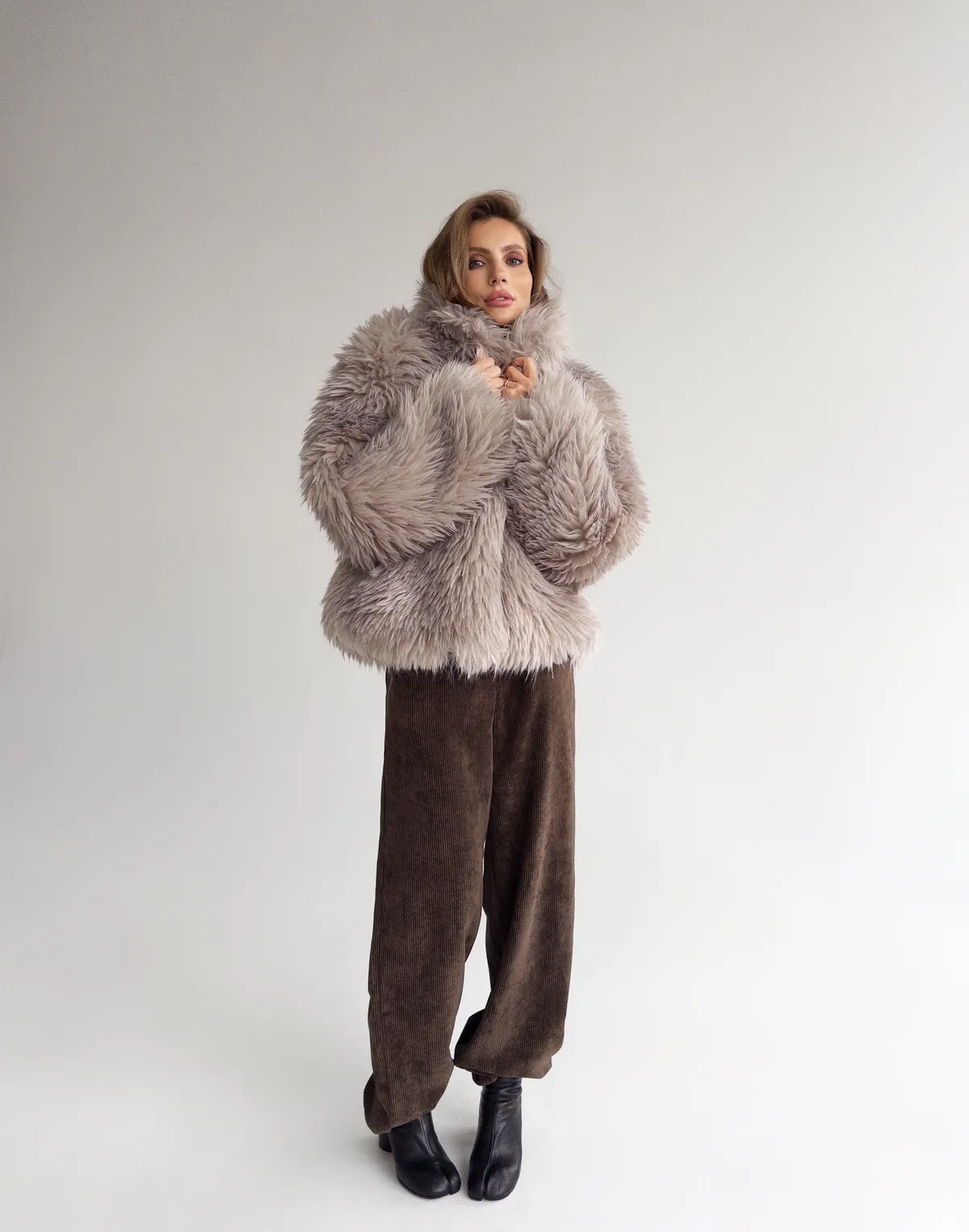 Шуба зимова з екохутра тіградо, попеляста - Фото 8