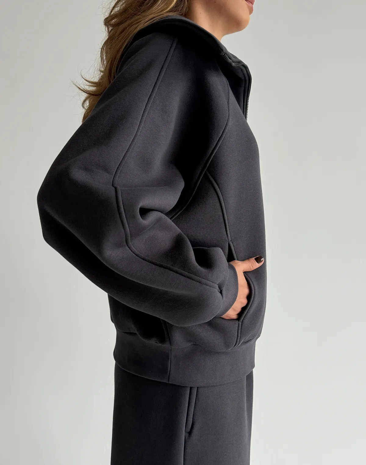 Bluza zapinana na zamek z wysokim kołnierzem, antracytowa - Фото 5